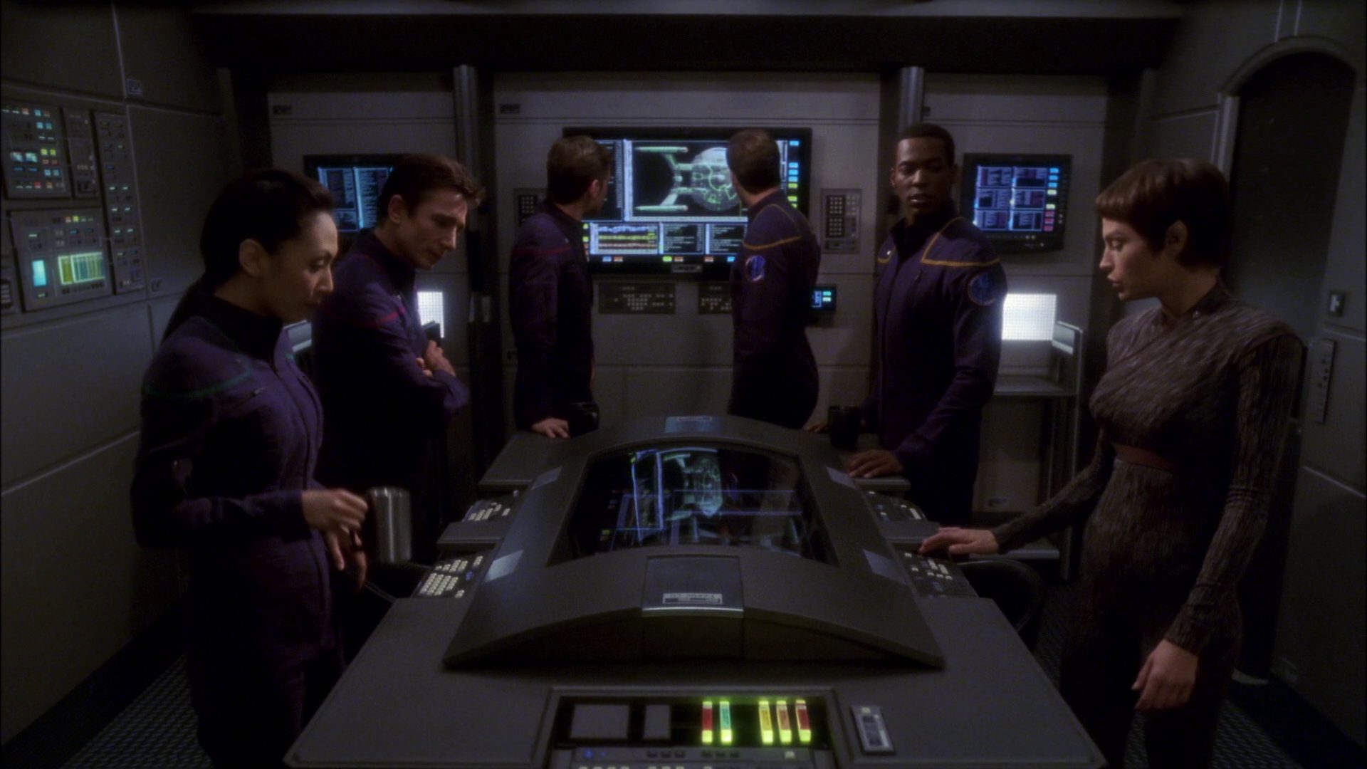 extant_StarTrek_ENT_1x09-Civilization_0025.jpg