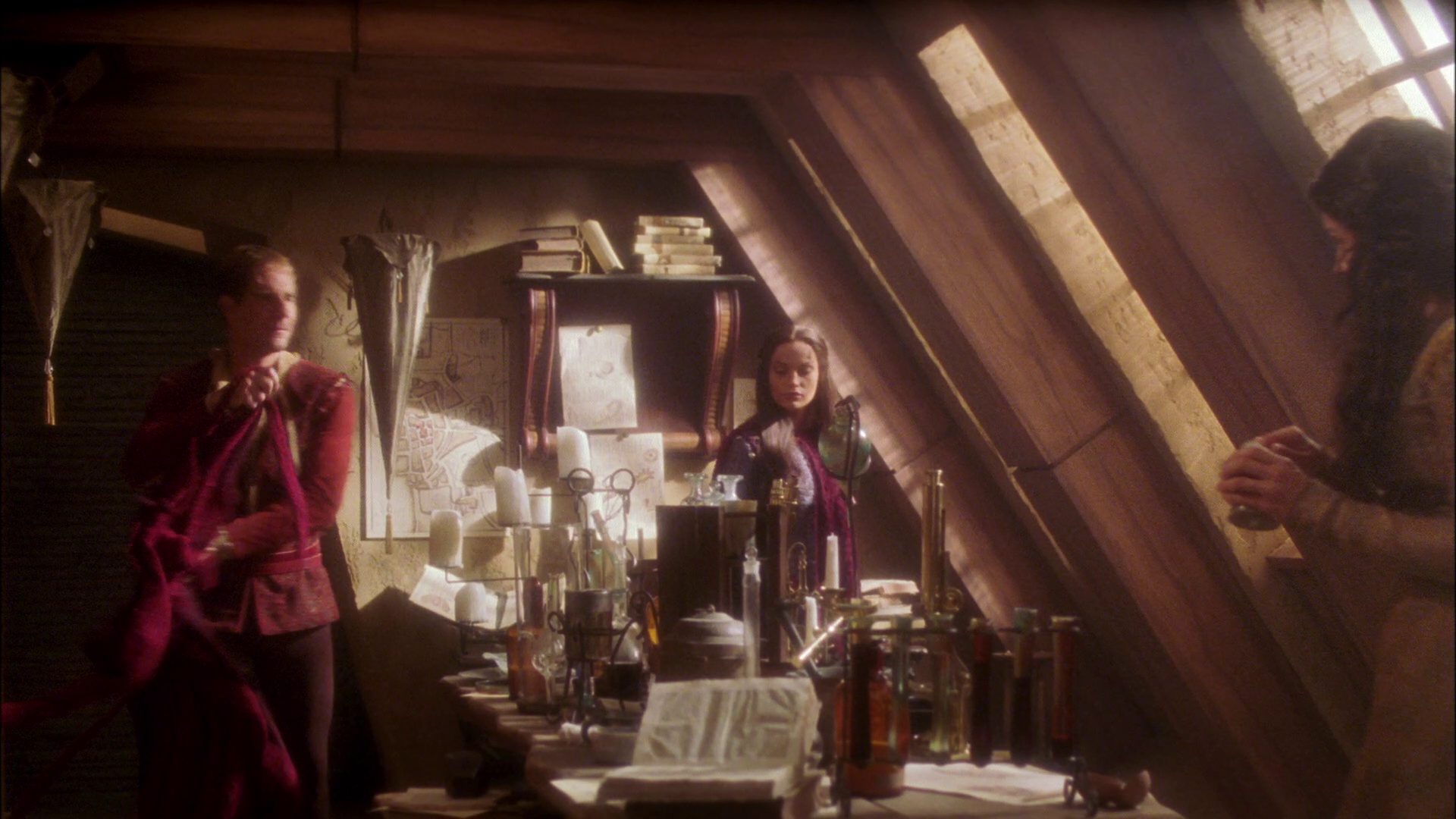 extant_StarTrek_ENT_1x09-Civilization_1744.jpg