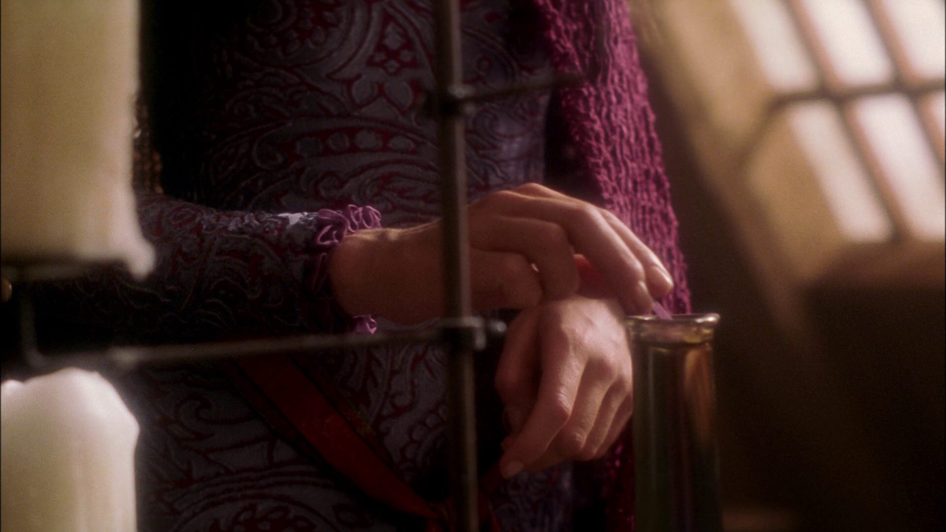 extant_StarTrek_ENT_1x09-Civilization_1885.jpg