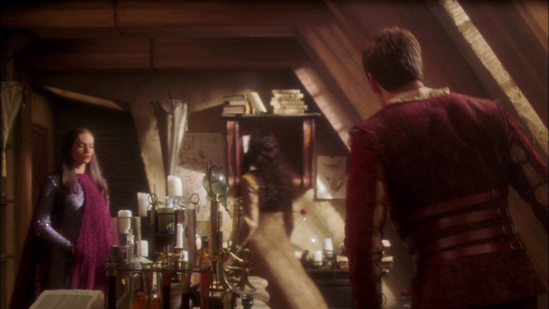 extant_StarTrek_ENT_1x09-Civilization_1895.jpg