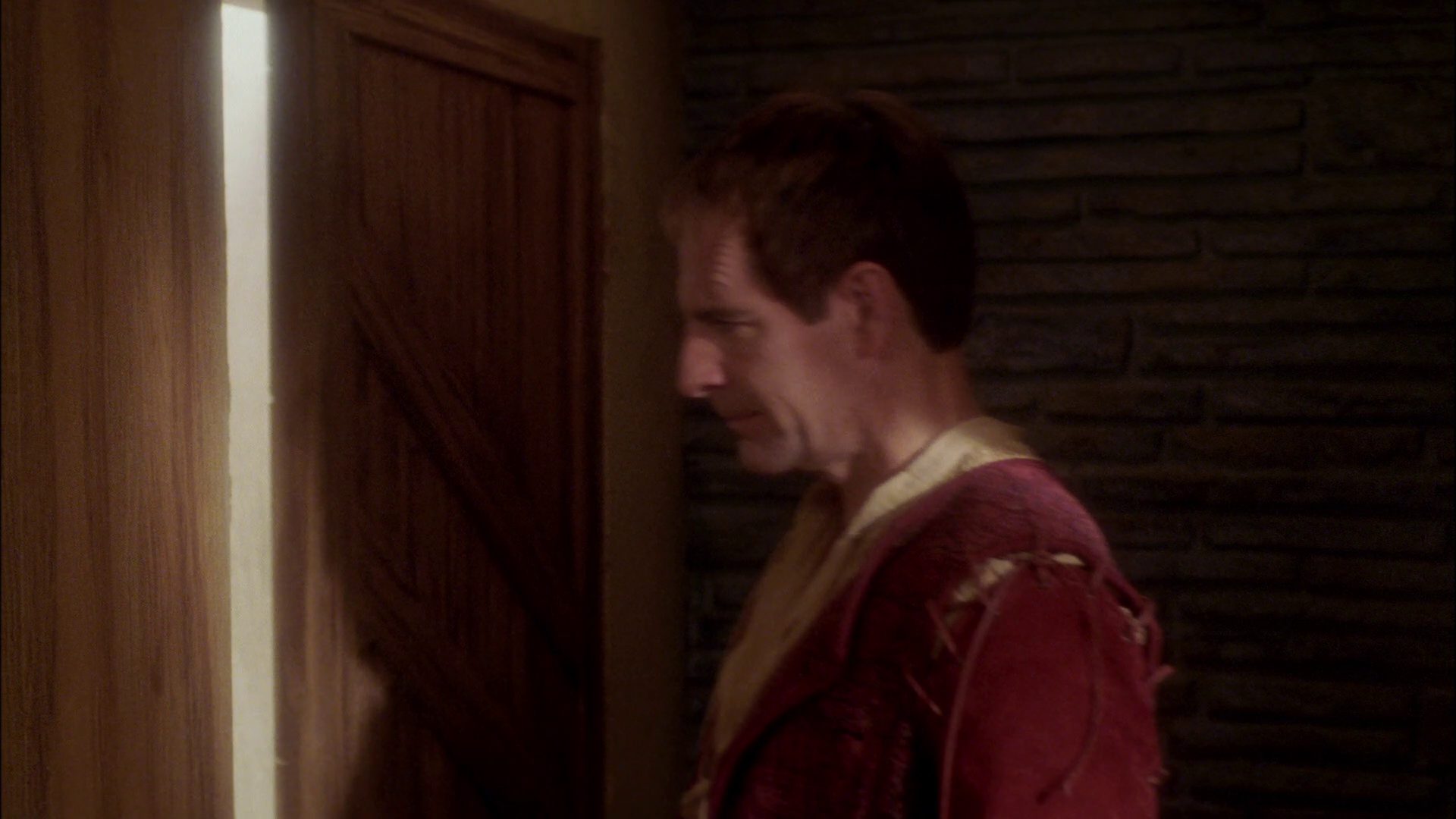 extant_StarTrek_ENT_1x09-Civilization_2013.jpg