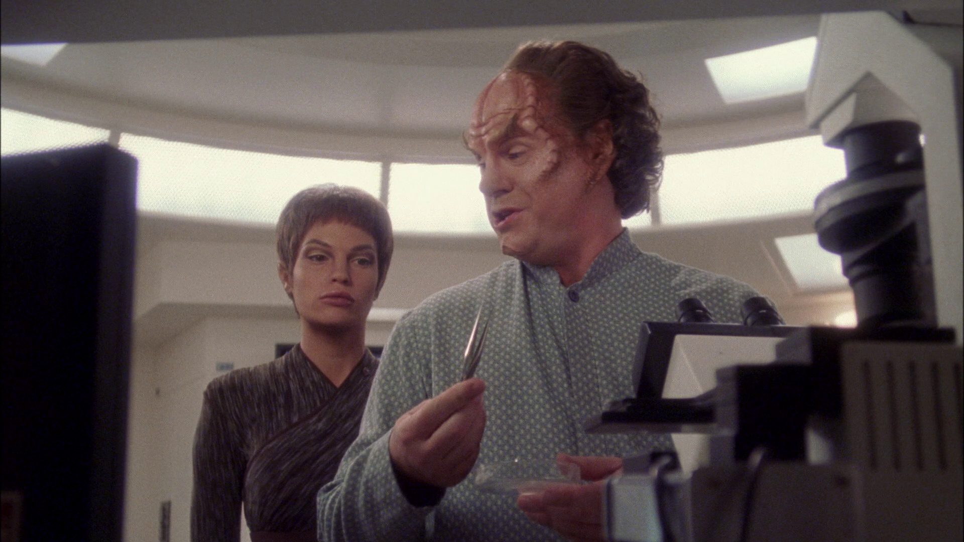 extant_StarTrek_ENT_1x09-Civilization_2050.jpg