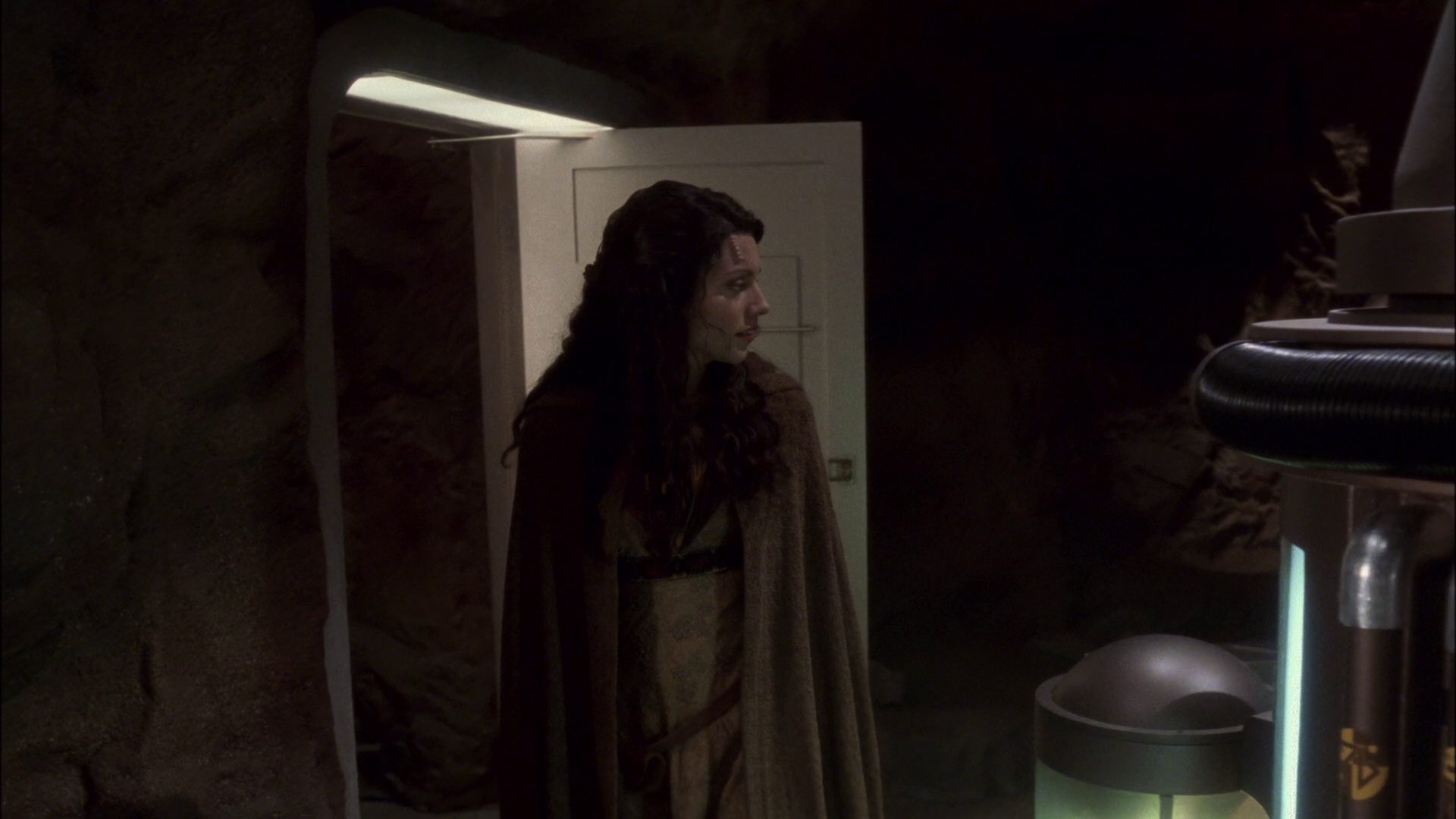 extant_StarTrek_ENT_1x09-Civilization_2749.jpg