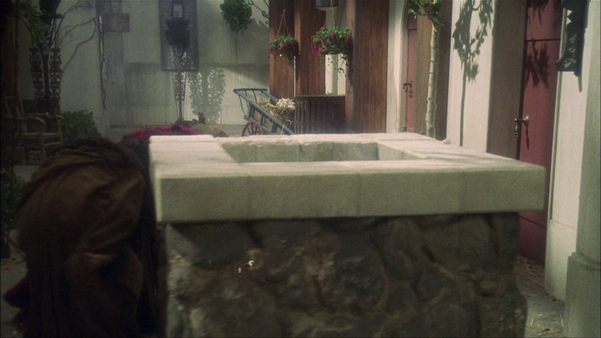 extant_StarTrek_ENT_1x09-Civilization_3341.jpg