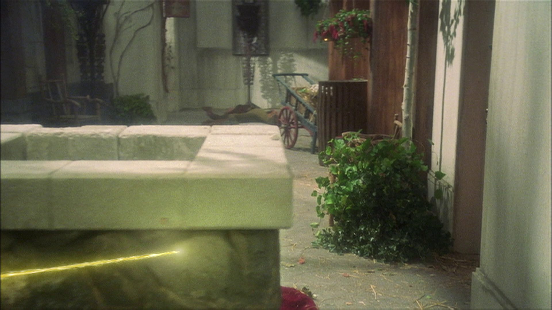 extant_StarTrek_ENT_1x09-Civilization_3343.jpg