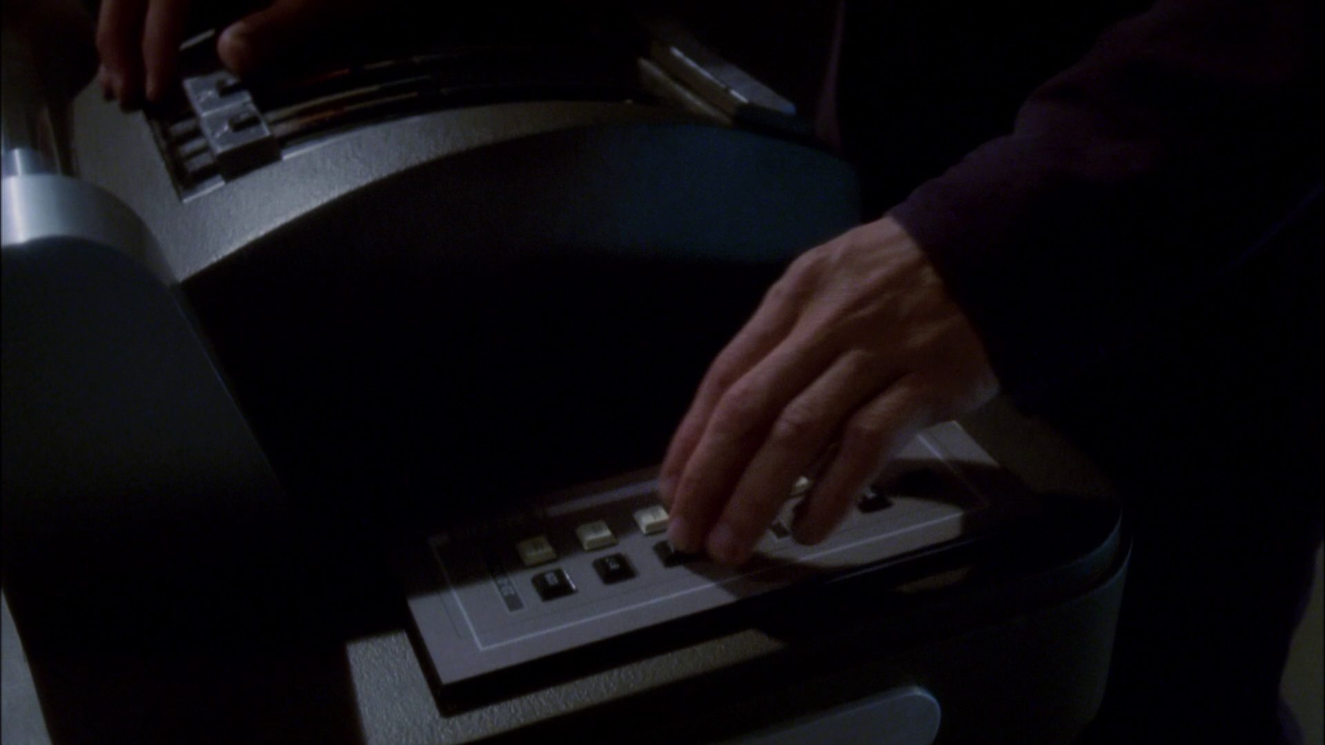extant_StarTrek_ENT_1x09-Civilization_3348.jpg