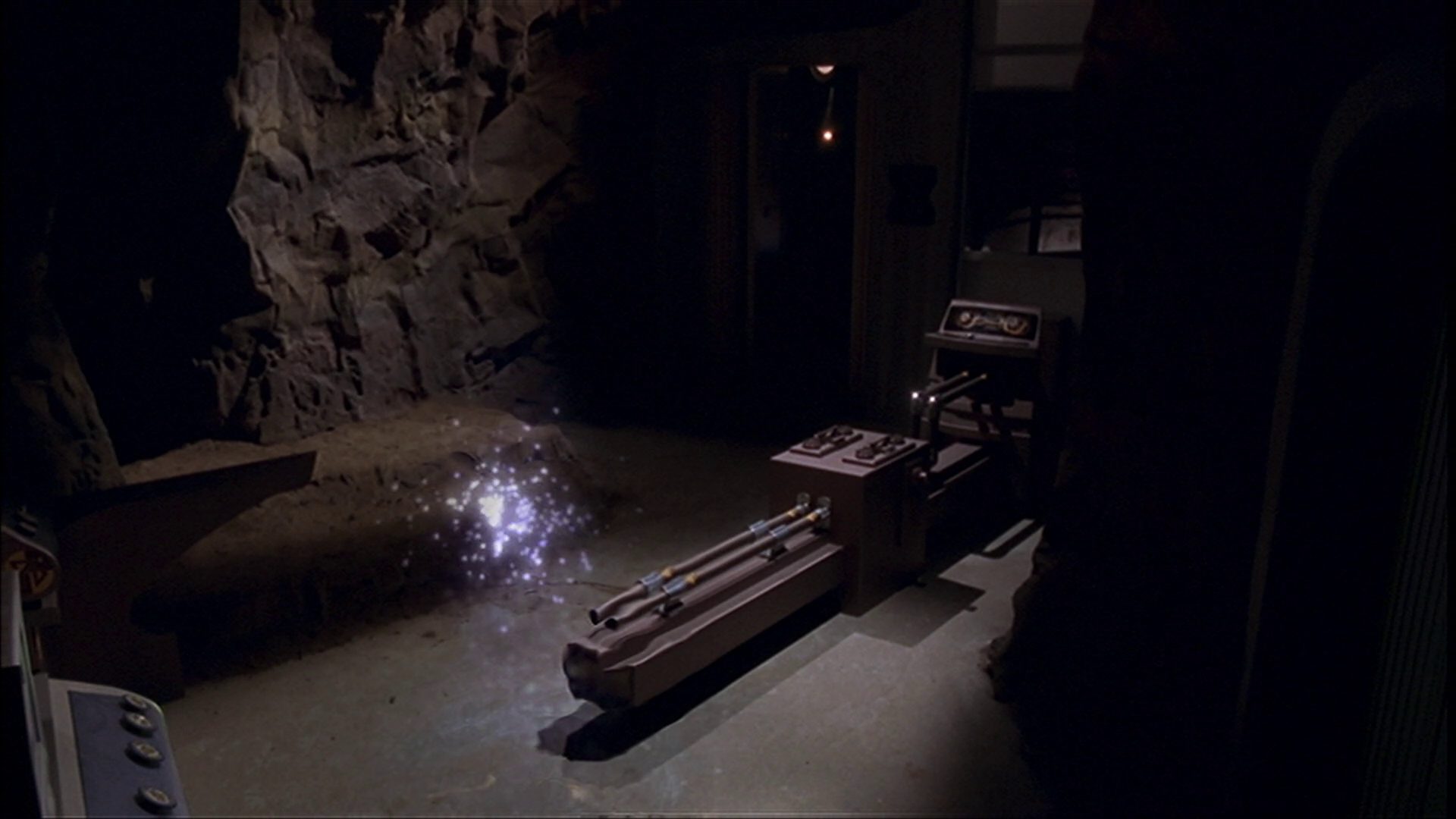 extant_StarTrek_ENT_1x09-Civilization_3374.jpg