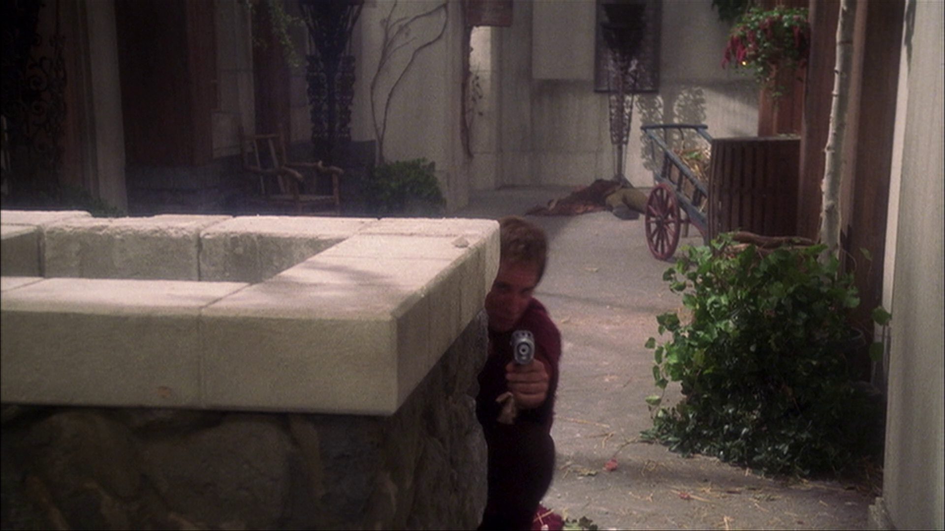 extant_StarTrek_ENT_1x09-Civilization_3424.jpg