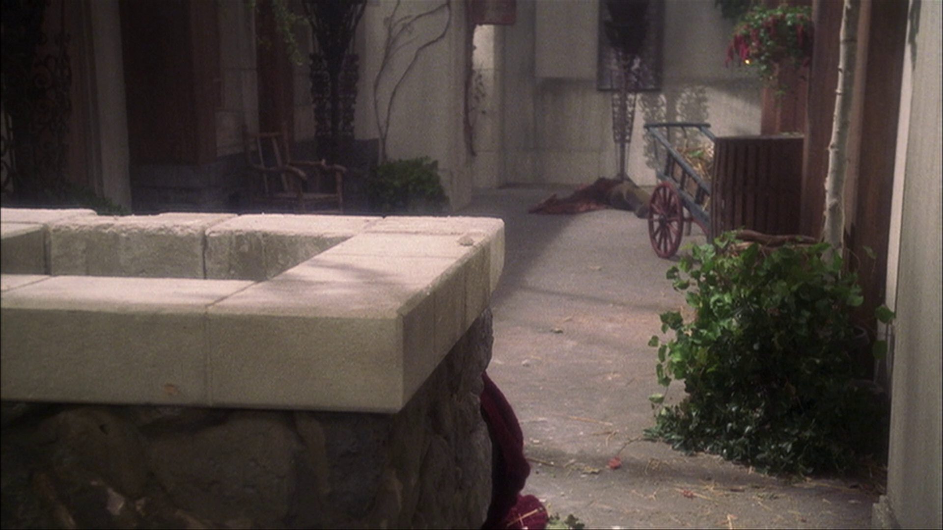 extant_StarTrek_ENT_1x09-Civilization_3463.jpg