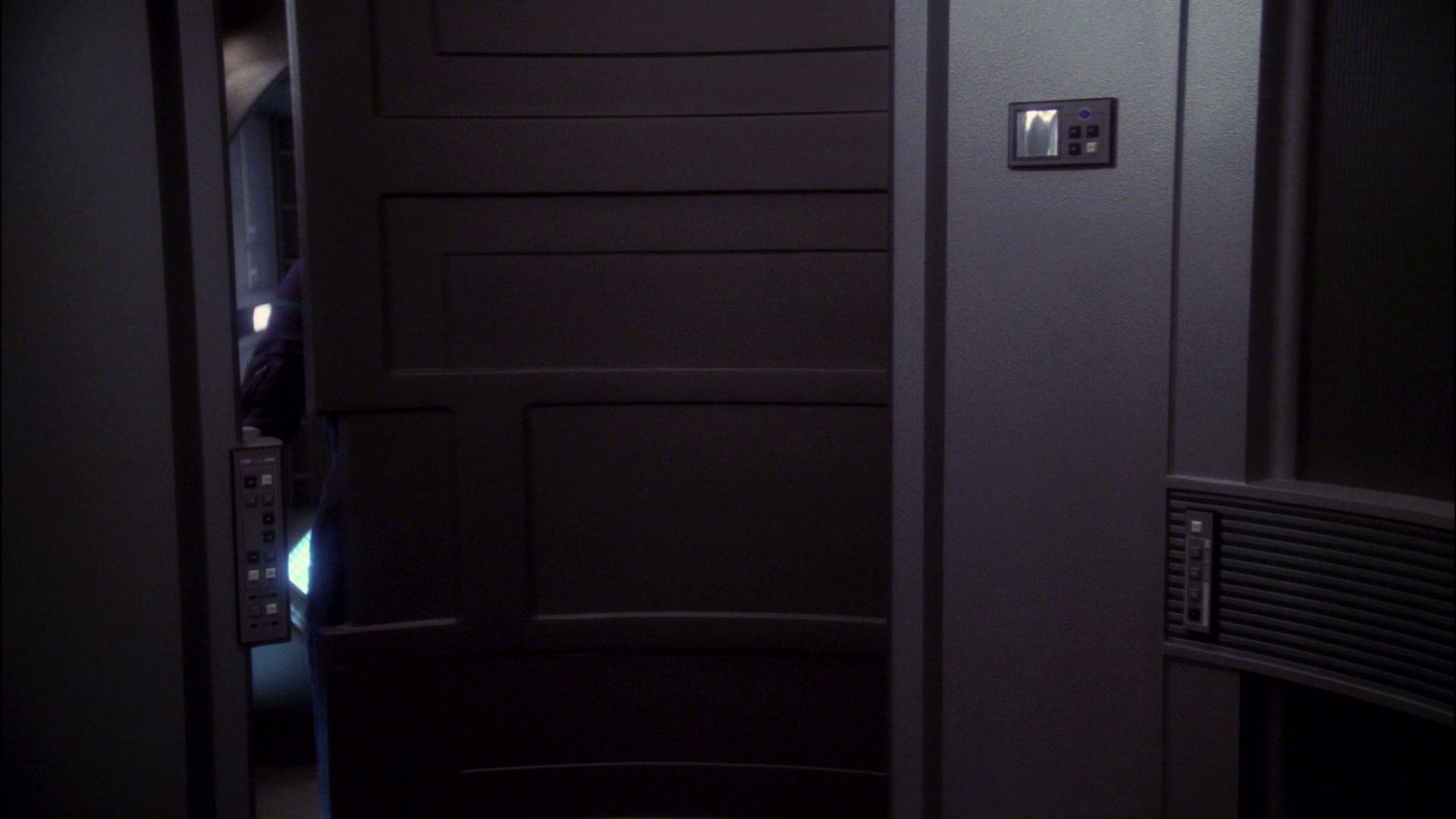 extant_StarTrek_ENT_1x11-ColdFront_0186.jpg