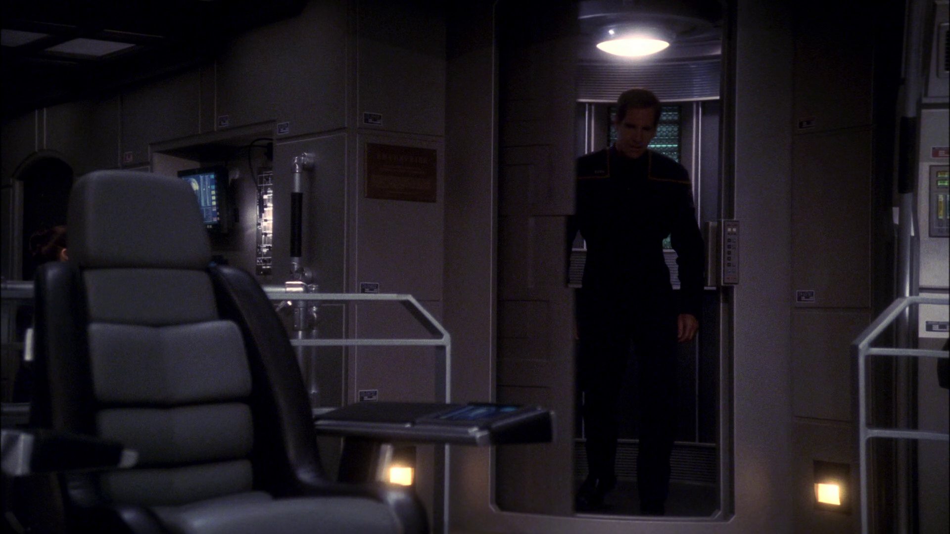 extant_StarTrek_ENT_1x11-ColdFront_0300.jpg