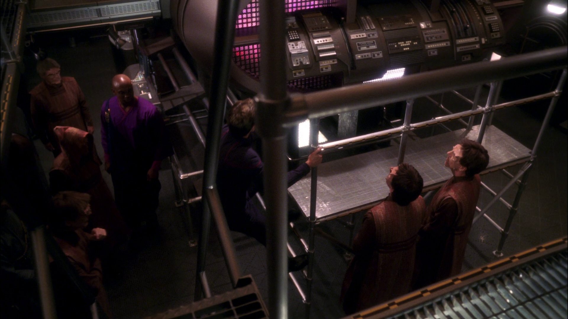 extant_StarTrek_ENT_1x11-ColdFront_0913.jpg