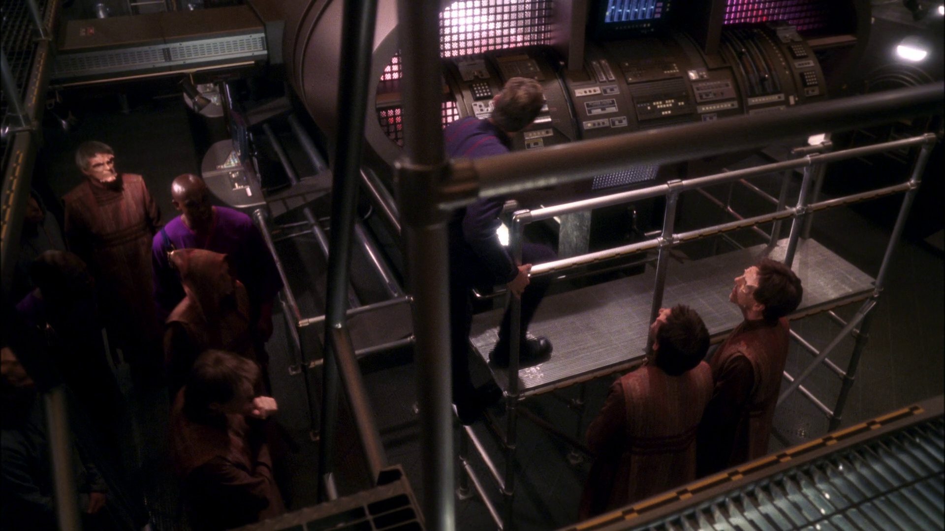 extant_StarTrek_ENT_1x11-ColdFront_0914.jpg