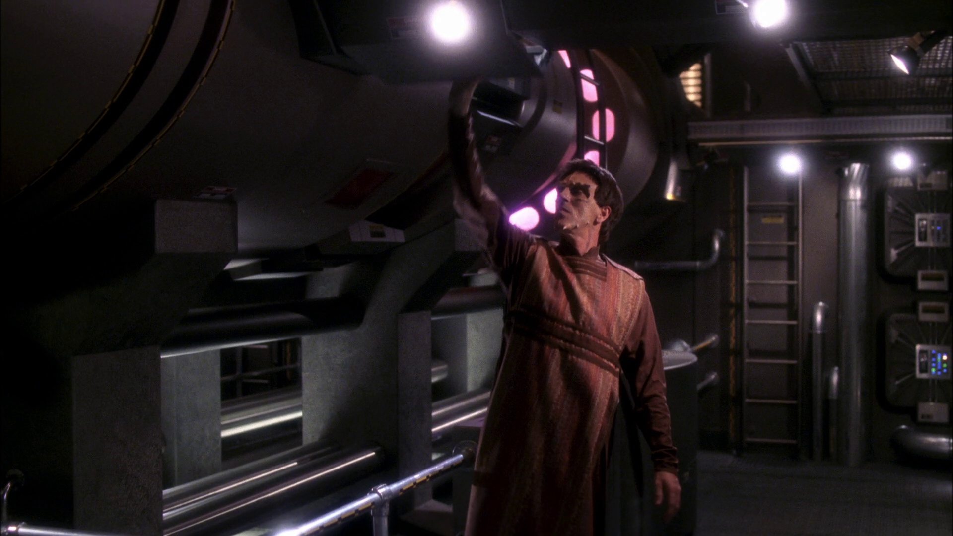 extant_StarTrek_ENT_1x11-ColdFront_1003.jpg