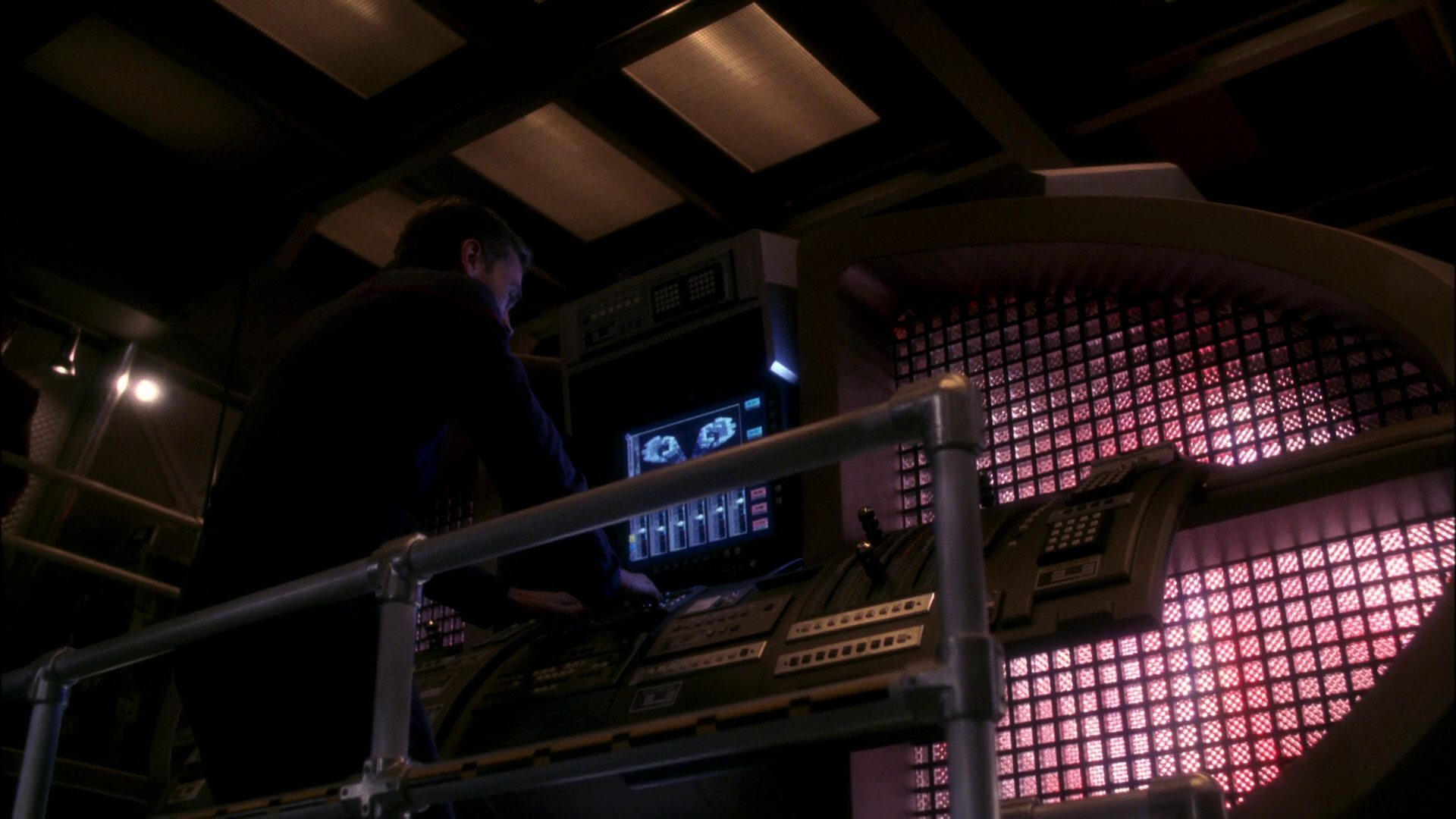 extant_StarTrek_ENT_1x11-ColdFront_1220.jpg