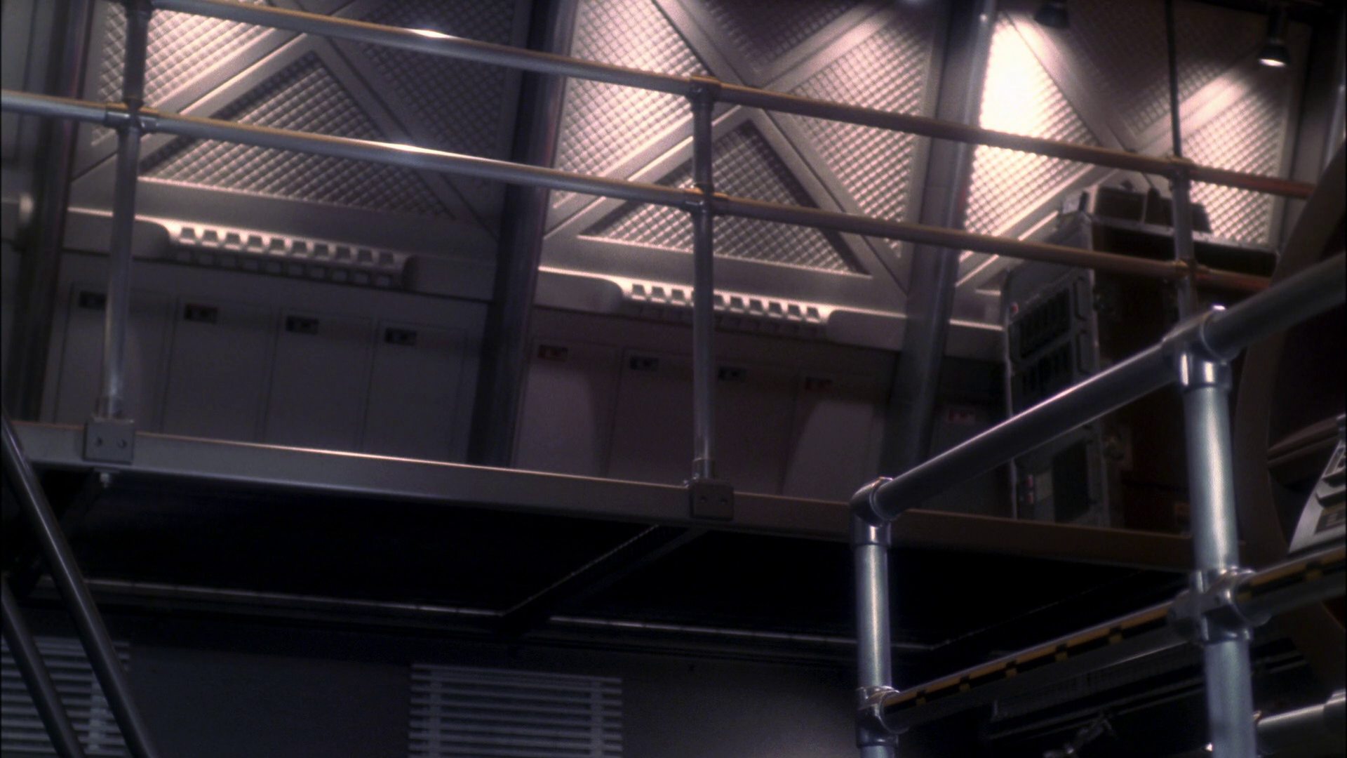 extant_StarTrek_ENT_1x11-ColdFront_2785.jpg