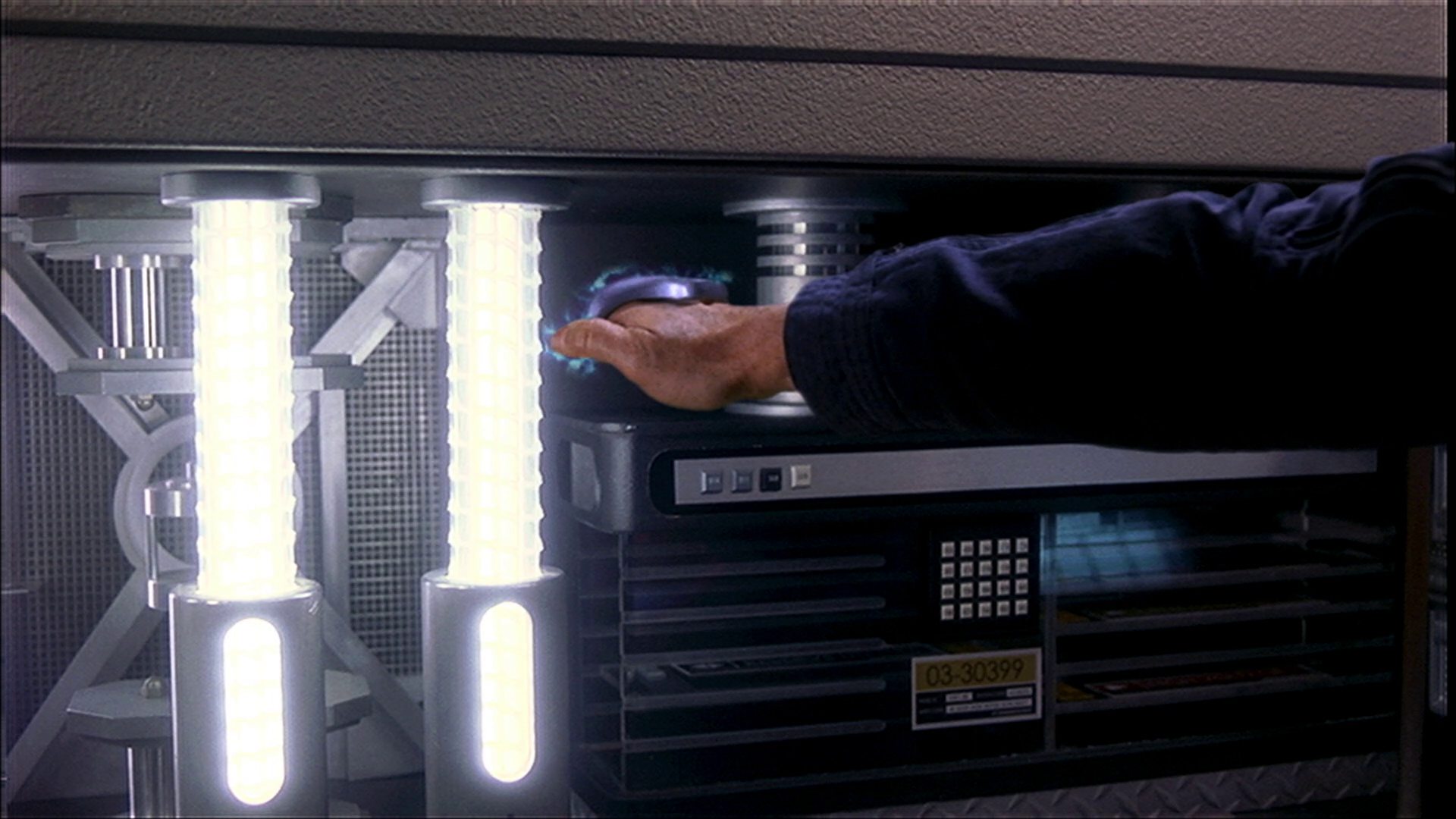extant_StarTrek_ENT_1x11-ColdFront_3158.jpg
