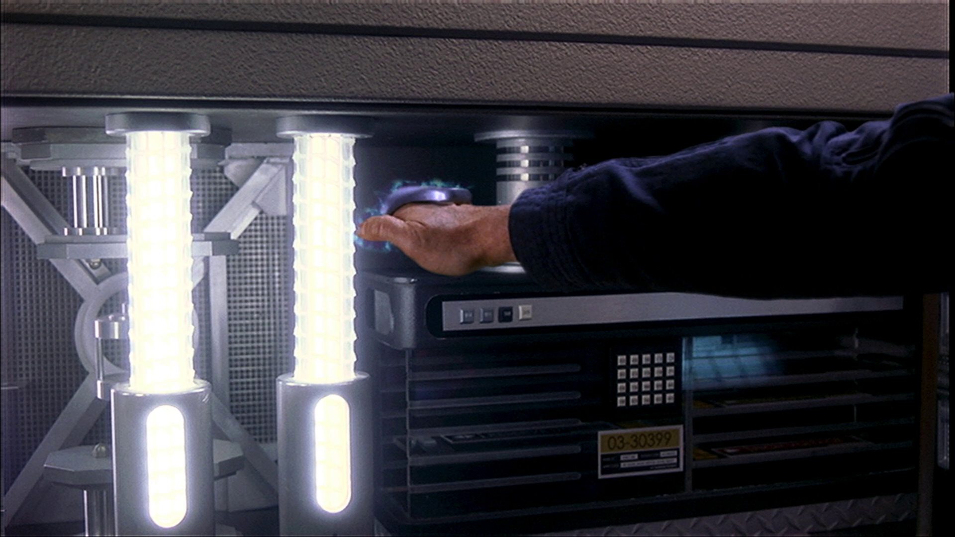 extant_StarTrek_ENT_1x11-ColdFront_3159.jpg