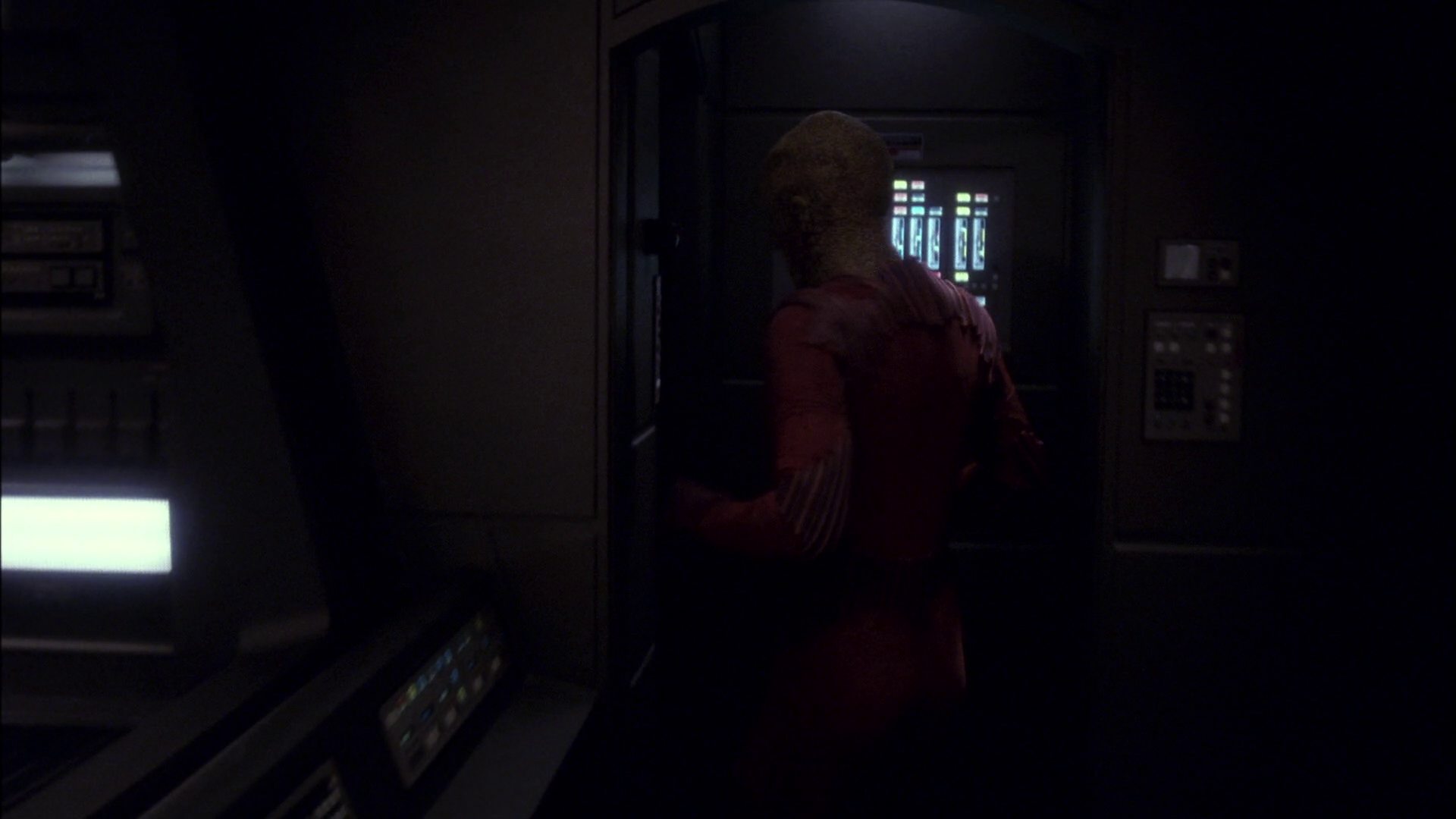 extant_StarTrek_ENT_1x11-ColdFront_3316.jpg
