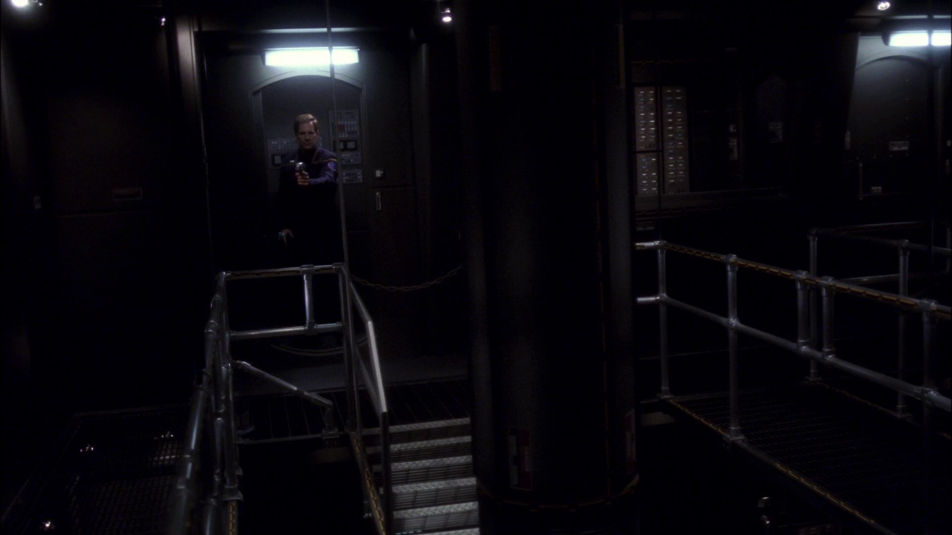 extant_StarTrek_ENT_1x11-ColdFront_3357.jpg