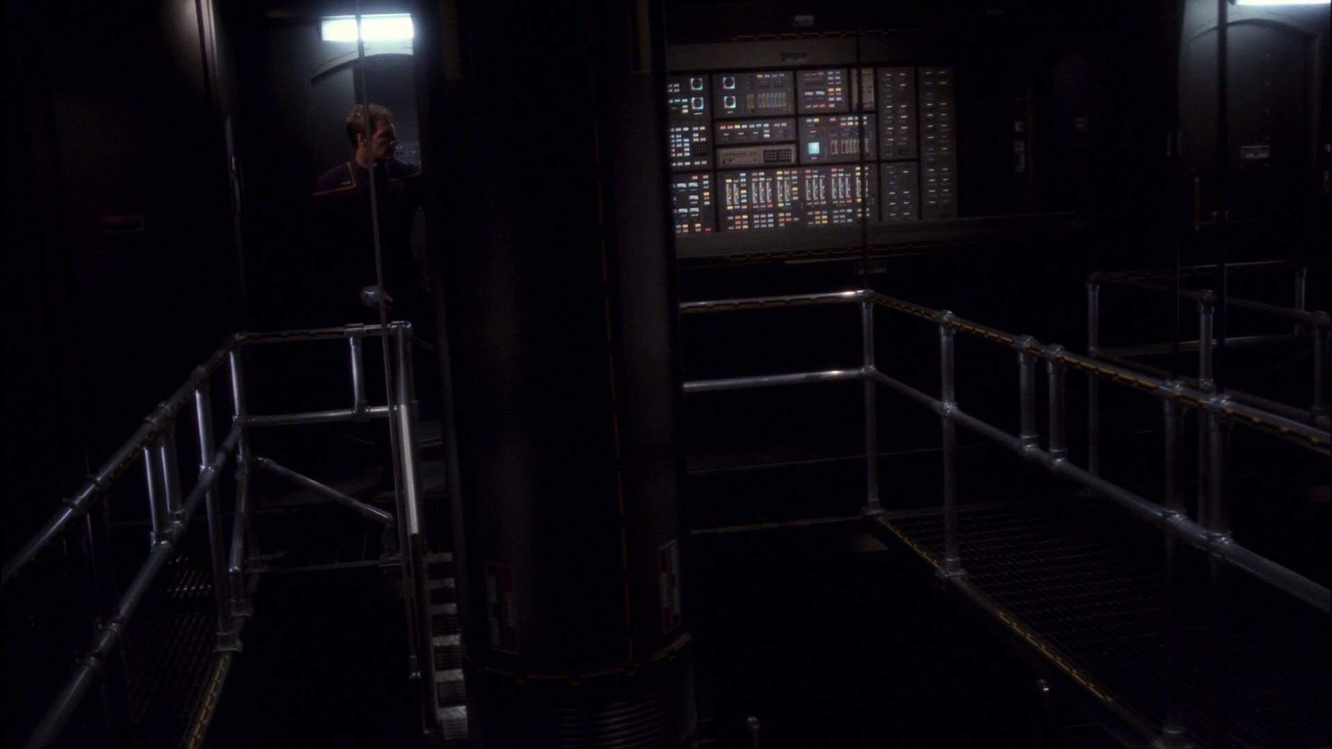 extant_StarTrek_ENT_1x11-ColdFront_3359.jpg