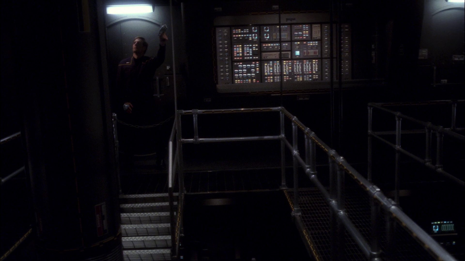 extant_StarTrek_ENT_1x11-ColdFront_3363.jpg
