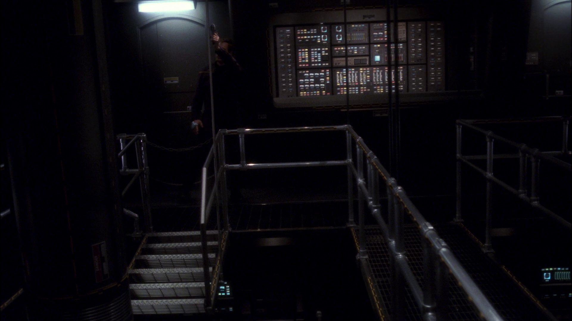 extant_StarTrek_ENT_1x11-ColdFront_3364.jpg