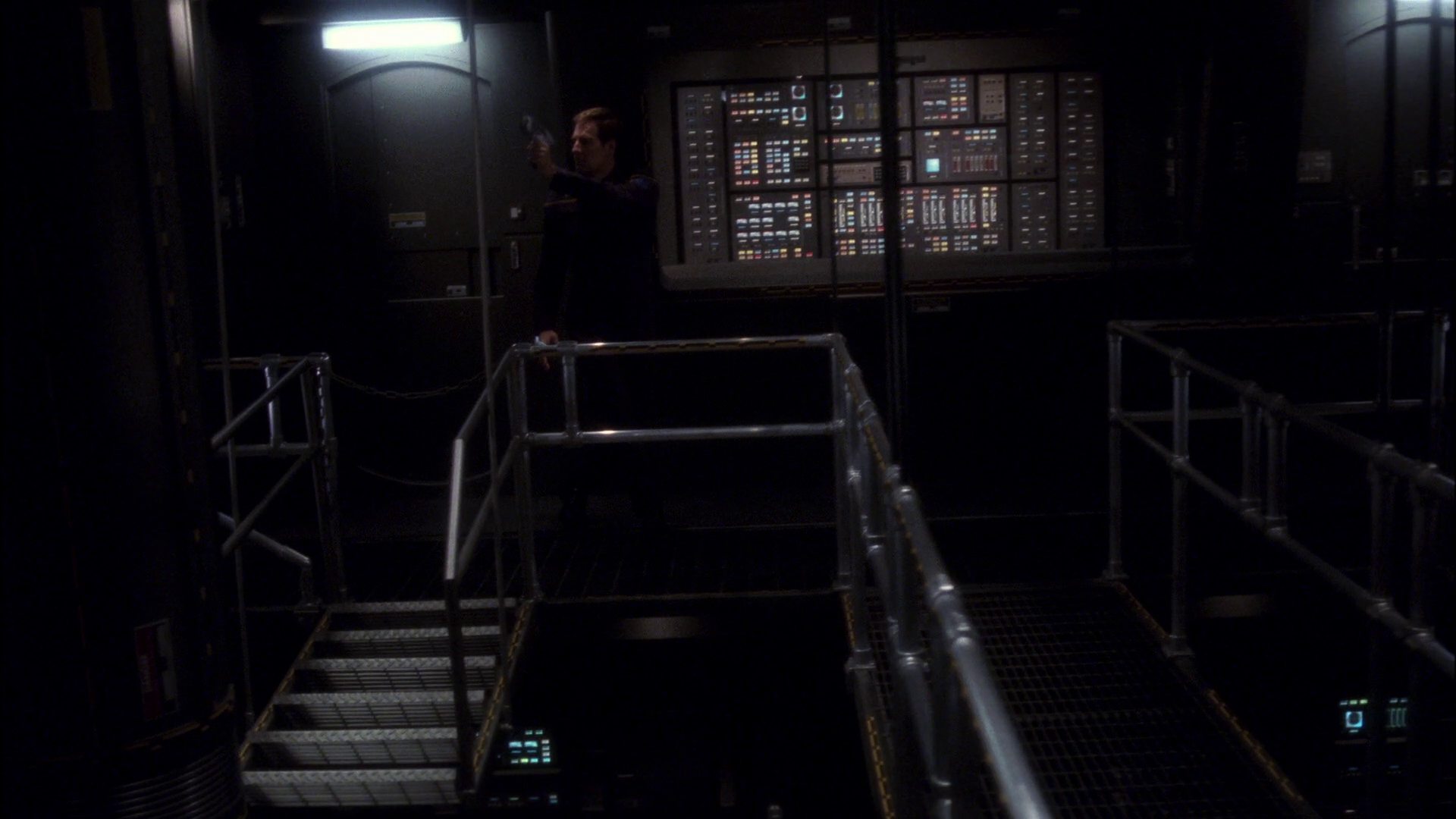 extant_StarTrek_ENT_1x11-ColdFront_3365.jpg