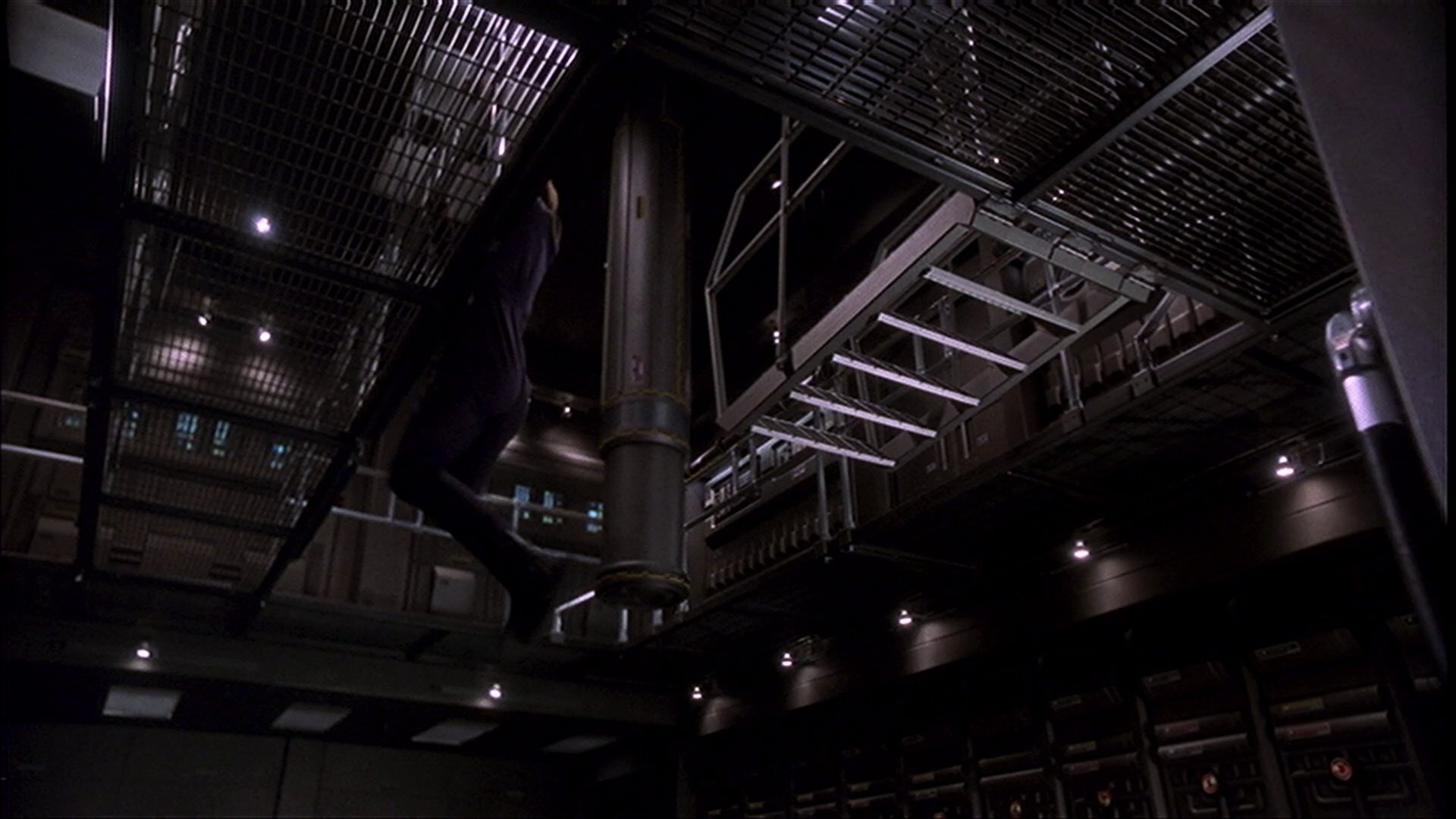 extant_StarTrek_ENT_1x11-ColdFront_3421.jpg