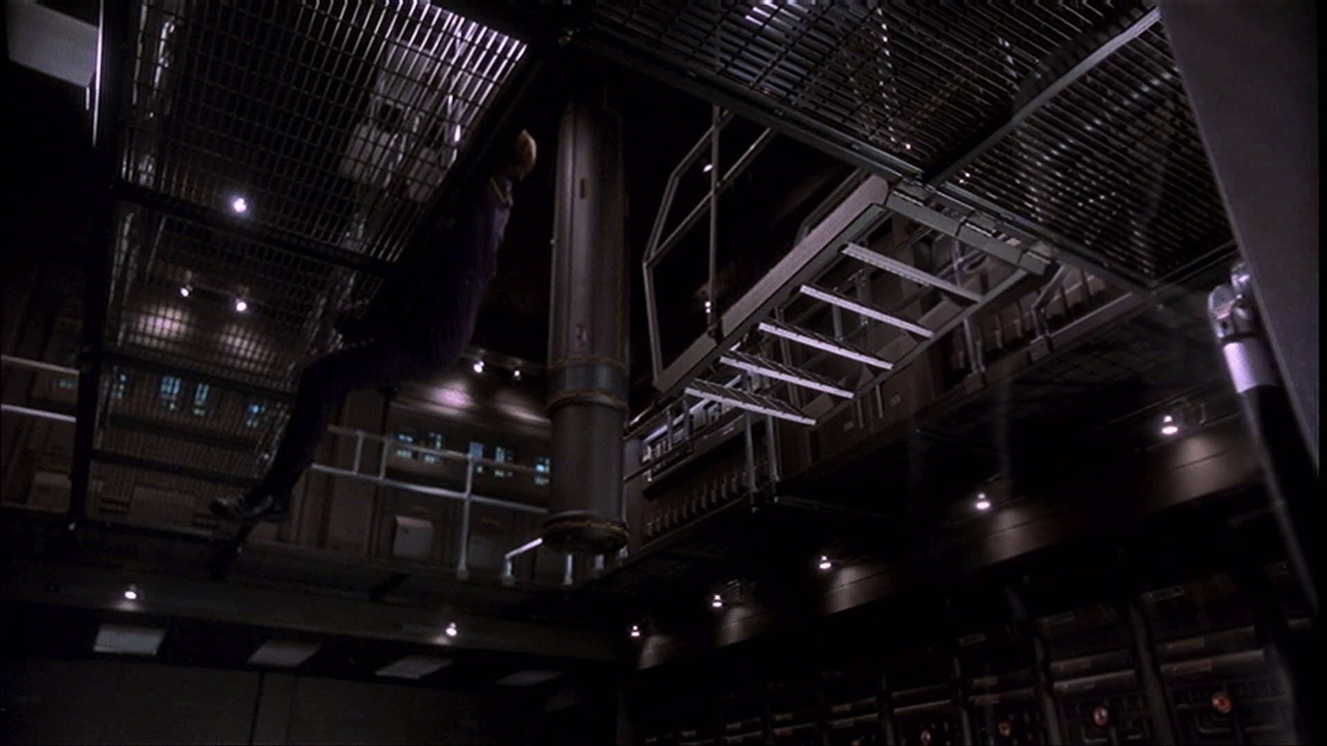 extant_StarTrek_ENT_1x11-ColdFront_3422.jpg