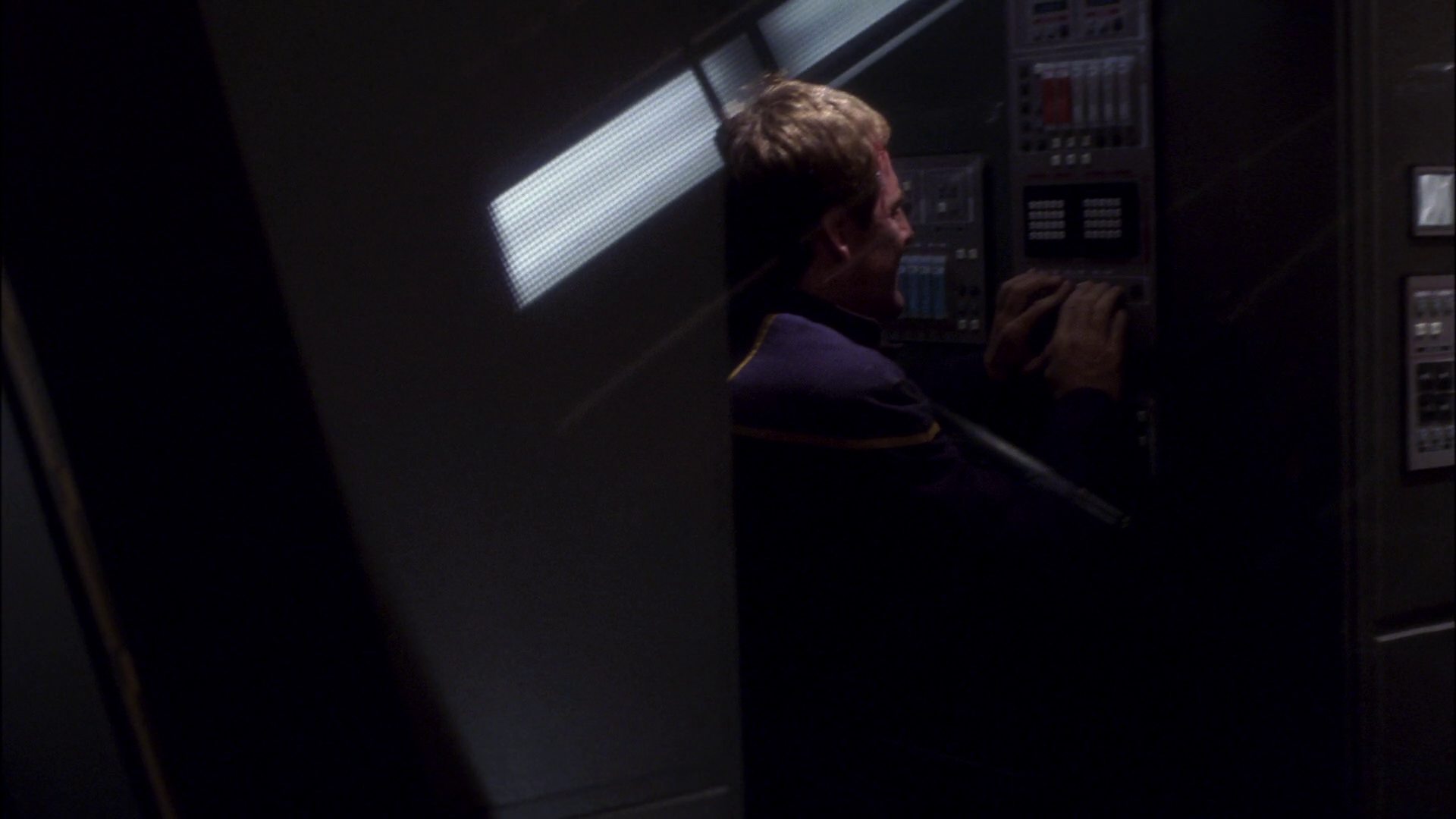 extant_StarTrek_ENT_1x11-ColdFront_3453.jpg