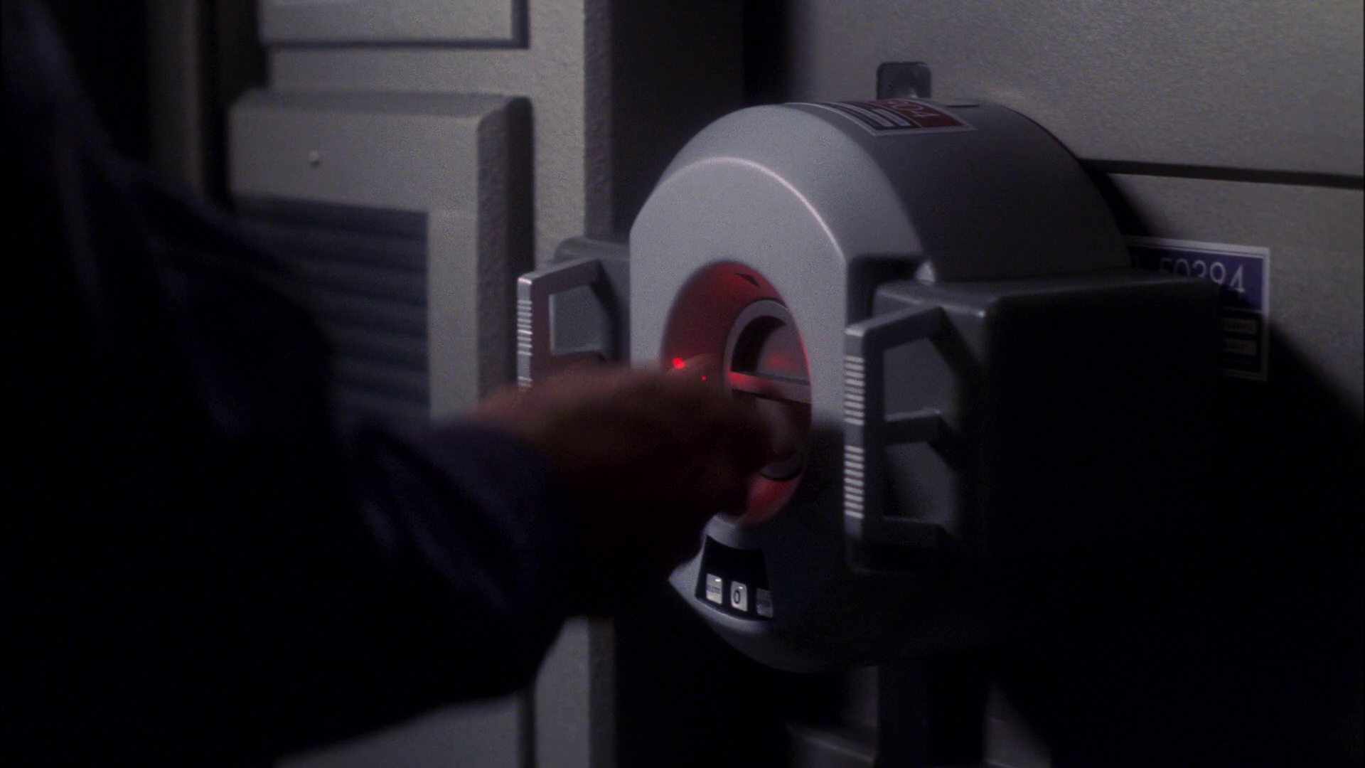 extant_StarTrek_ENT_1x11-ColdFront_3649.jpg