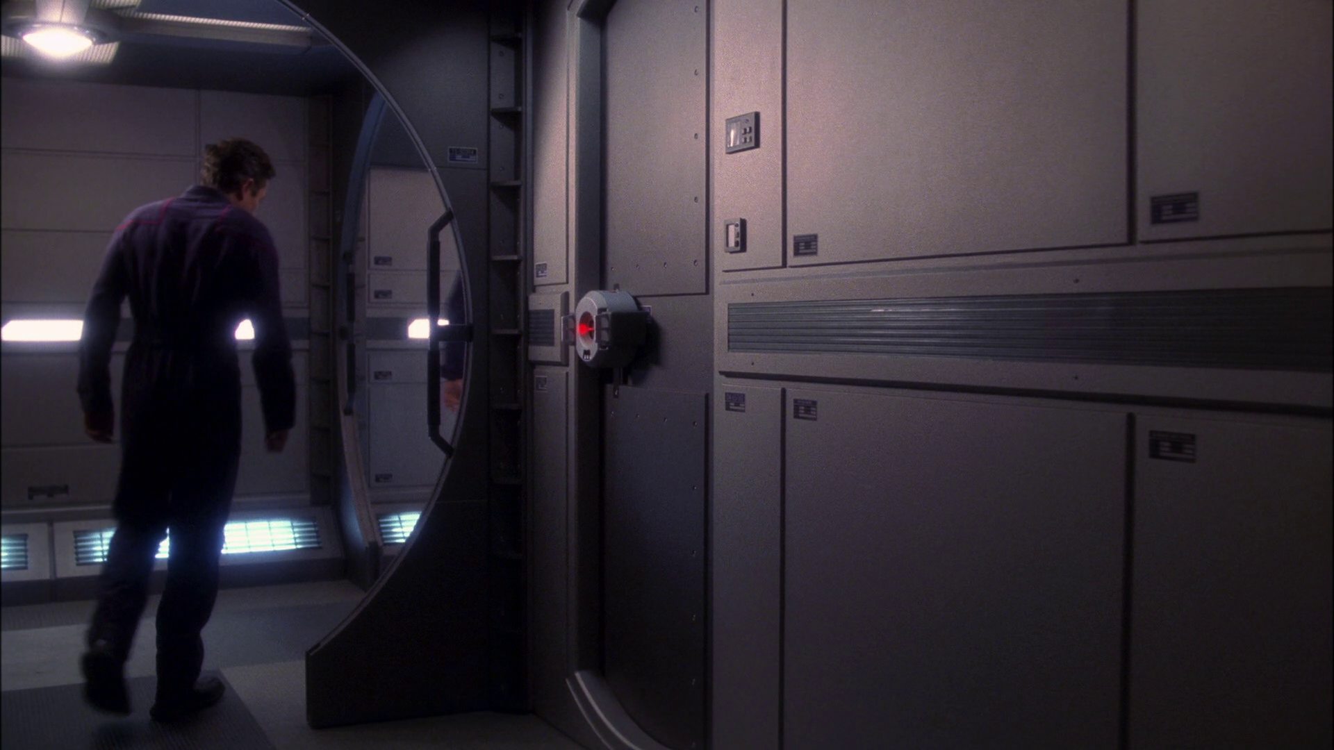 extant_StarTrek_ENT_1x11-ColdFront_3659.jpg