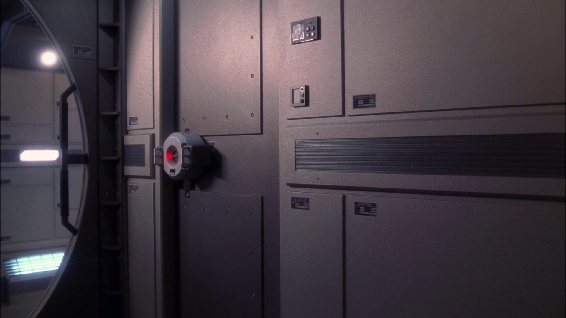 extant_StarTrek_ENT_1x11-ColdFront_3668.jpg