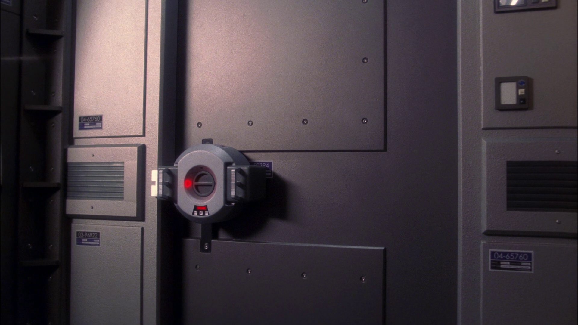 extant_StarTrek_ENT_1x11-ColdFront_3676.jpg