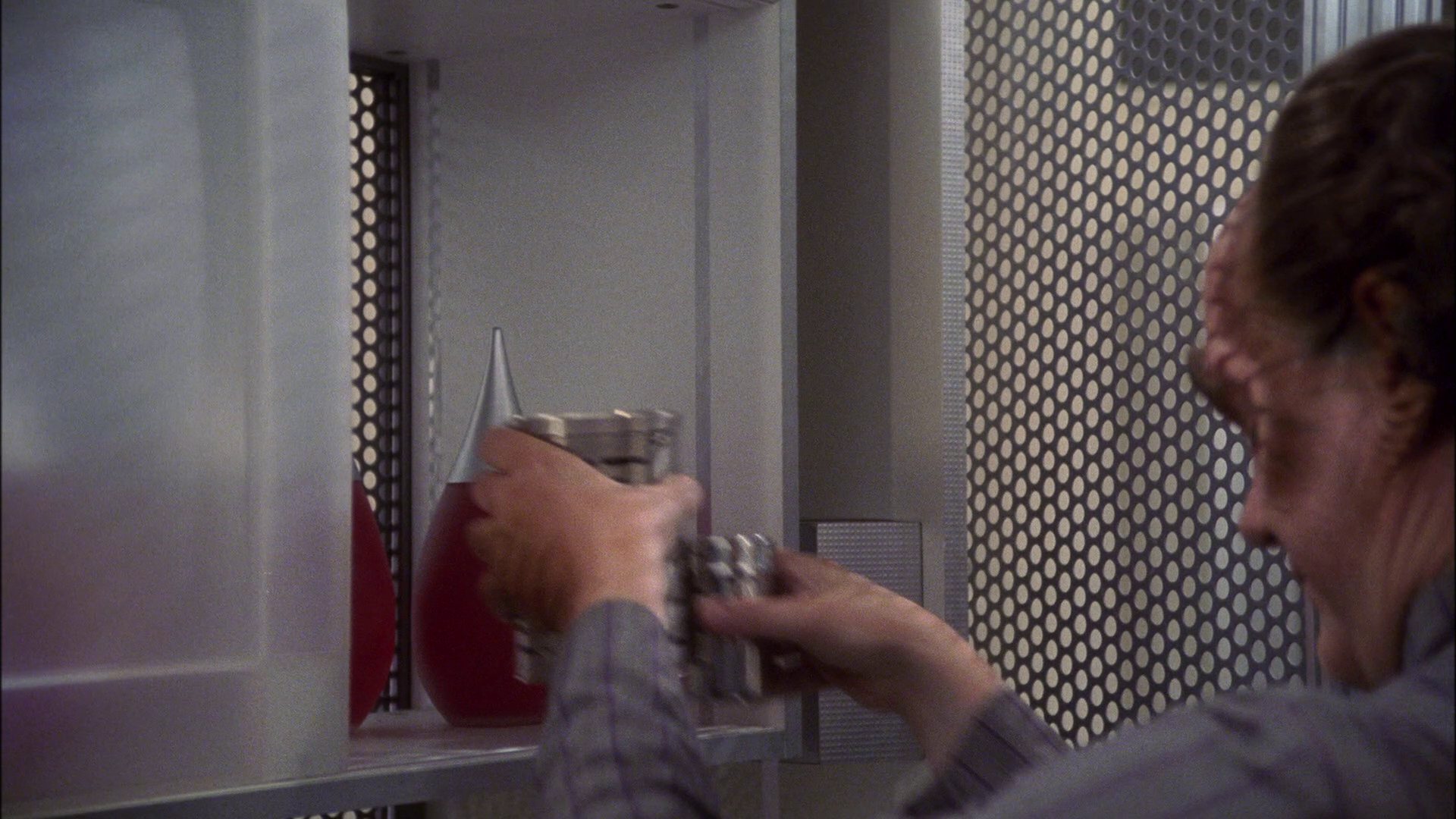 extant_StarTrek_ENT_1x13-DearDoctor_0022.jpg