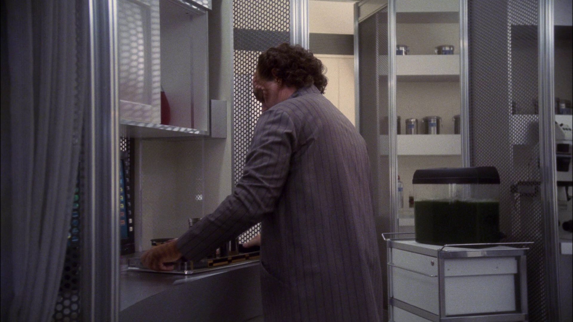extant_StarTrek_ENT_1x13-DearDoctor_0024.jpg