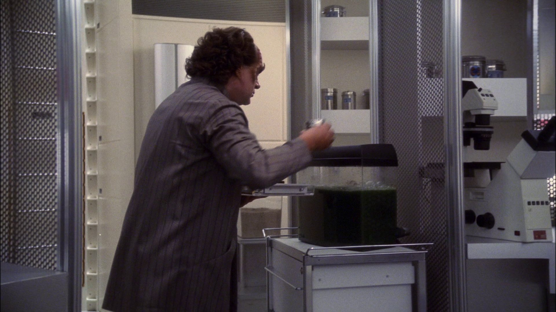 extant_StarTrek_ENT_1x13-DearDoctor_0045.jpg