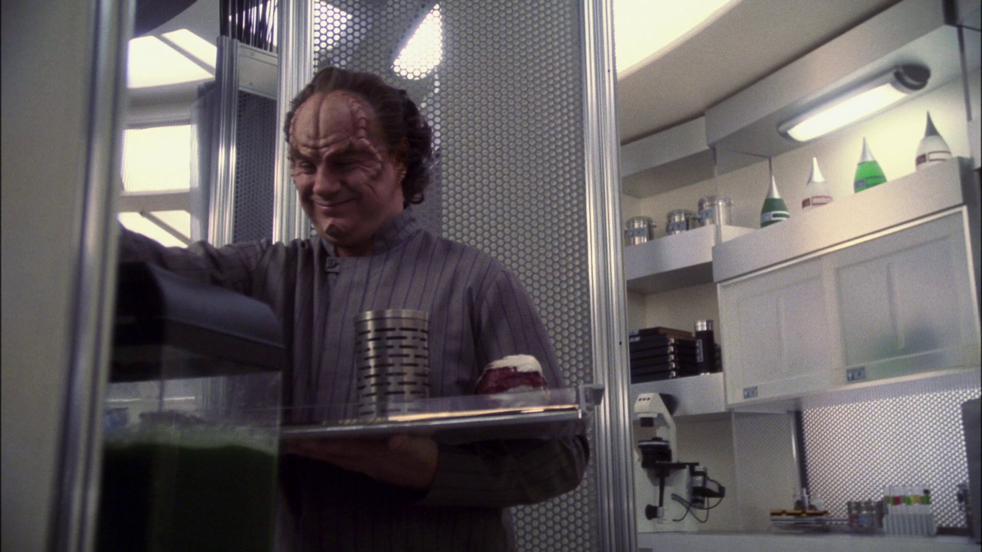 extant_StarTrek_ENT_1x13-DearDoctor_0049.jpg