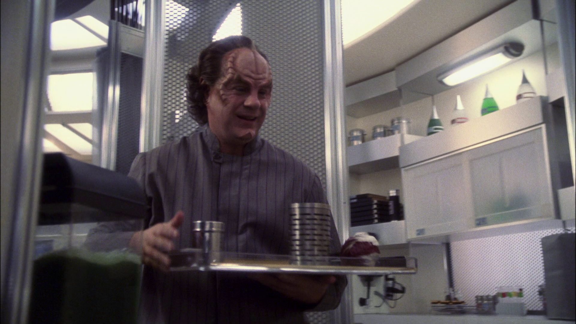 extant_StarTrek_ENT_1x13-DearDoctor_0051.jpg
