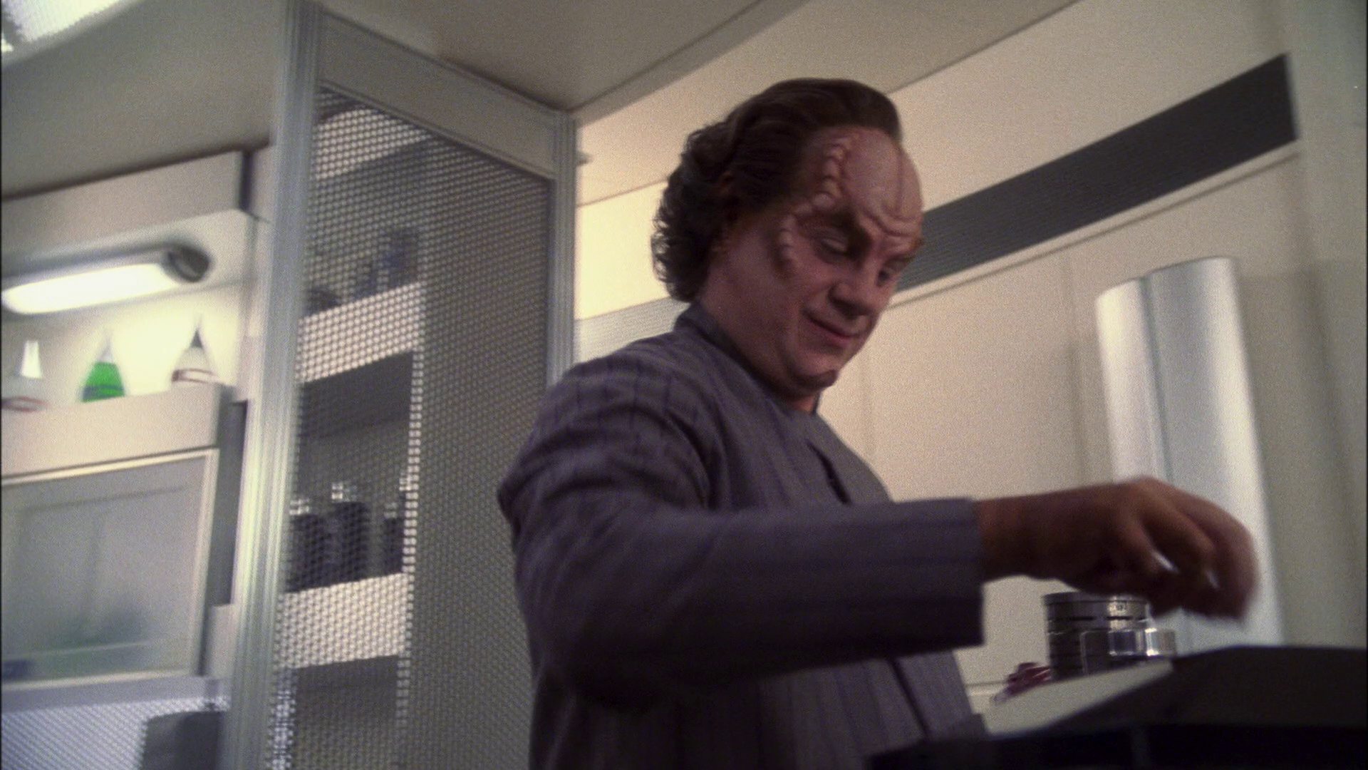 extant_StarTrek_ENT_1x13-DearDoctor_0054.jpg