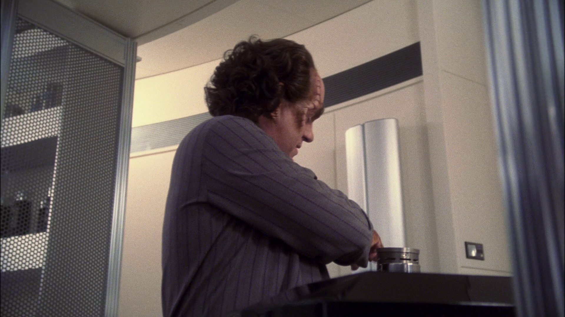 extant_StarTrek_ENT_1x13-DearDoctor_0060.jpg