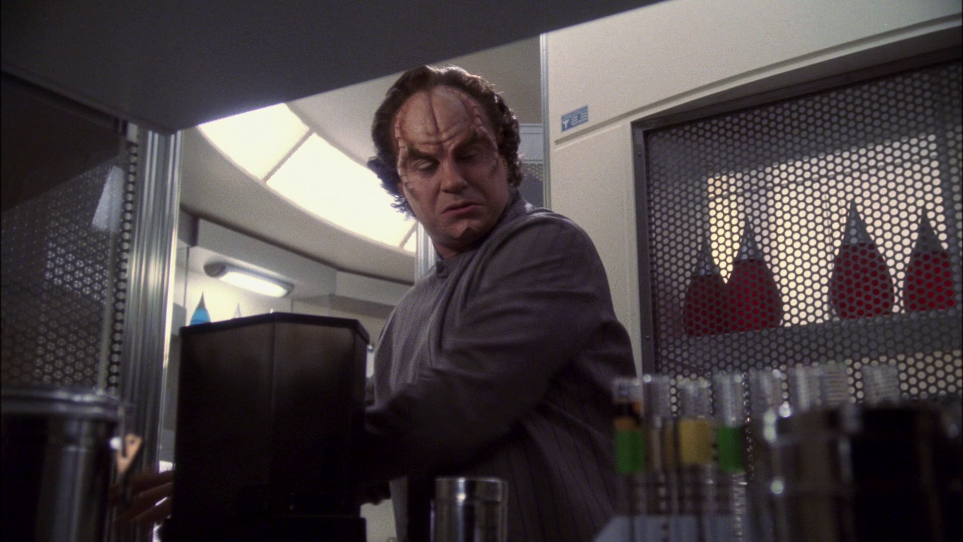 extant_StarTrek_ENT_1x13-DearDoctor_0084.jpg
