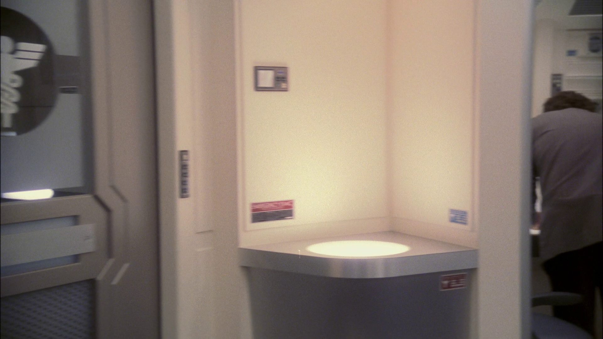 extant_StarTrek_ENT_1x13-DearDoctor_0312.jpg