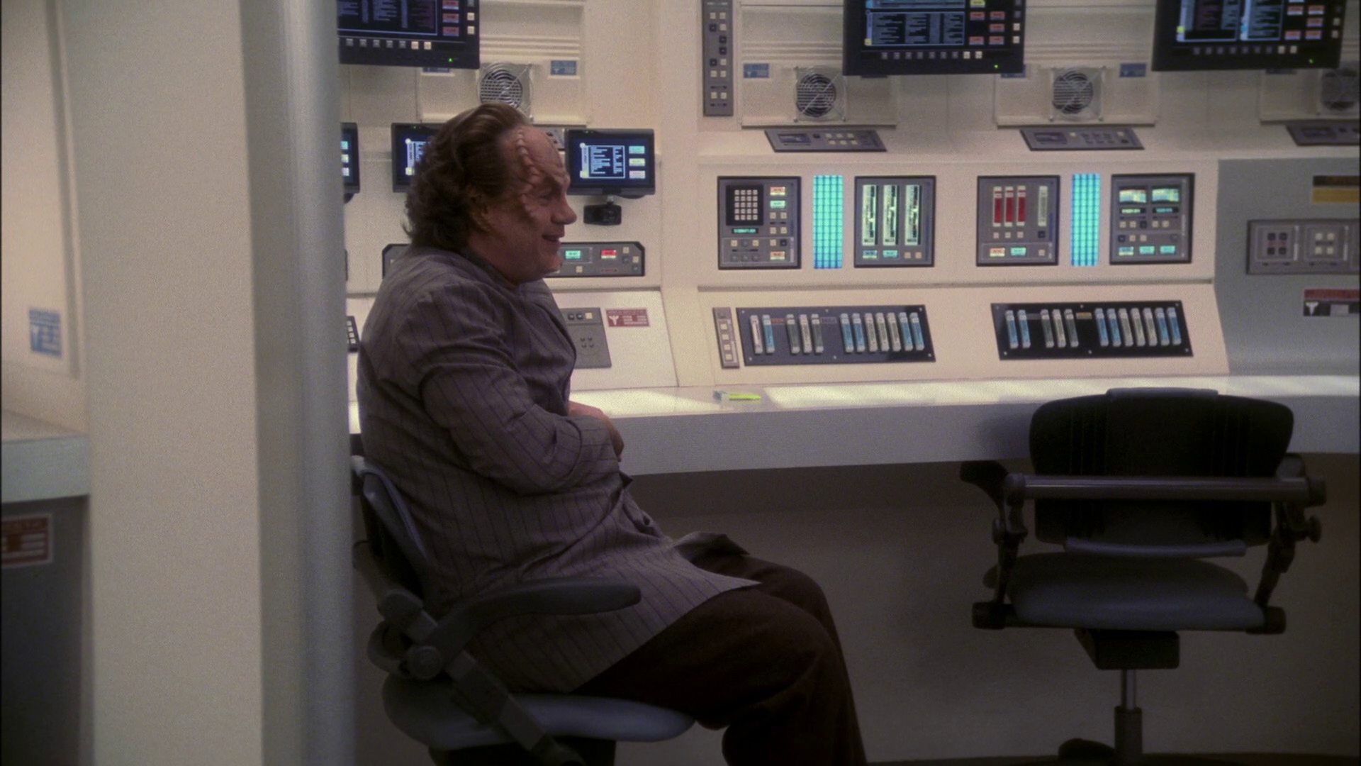 extant_StarTrek_ENT_1x13-DearDoctor_0318.jpg