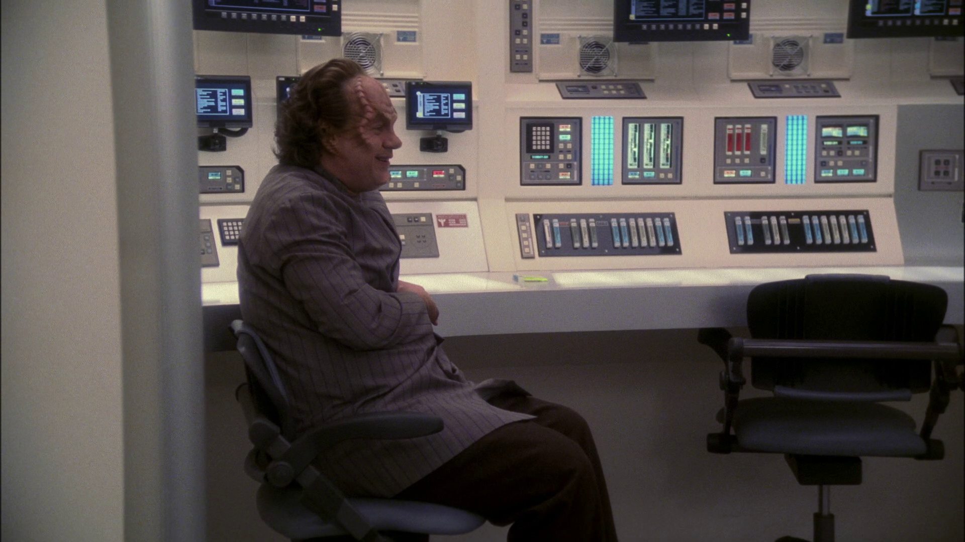 extant_StarTrek_ENT_1x13-DearDoctor_0319.jpg