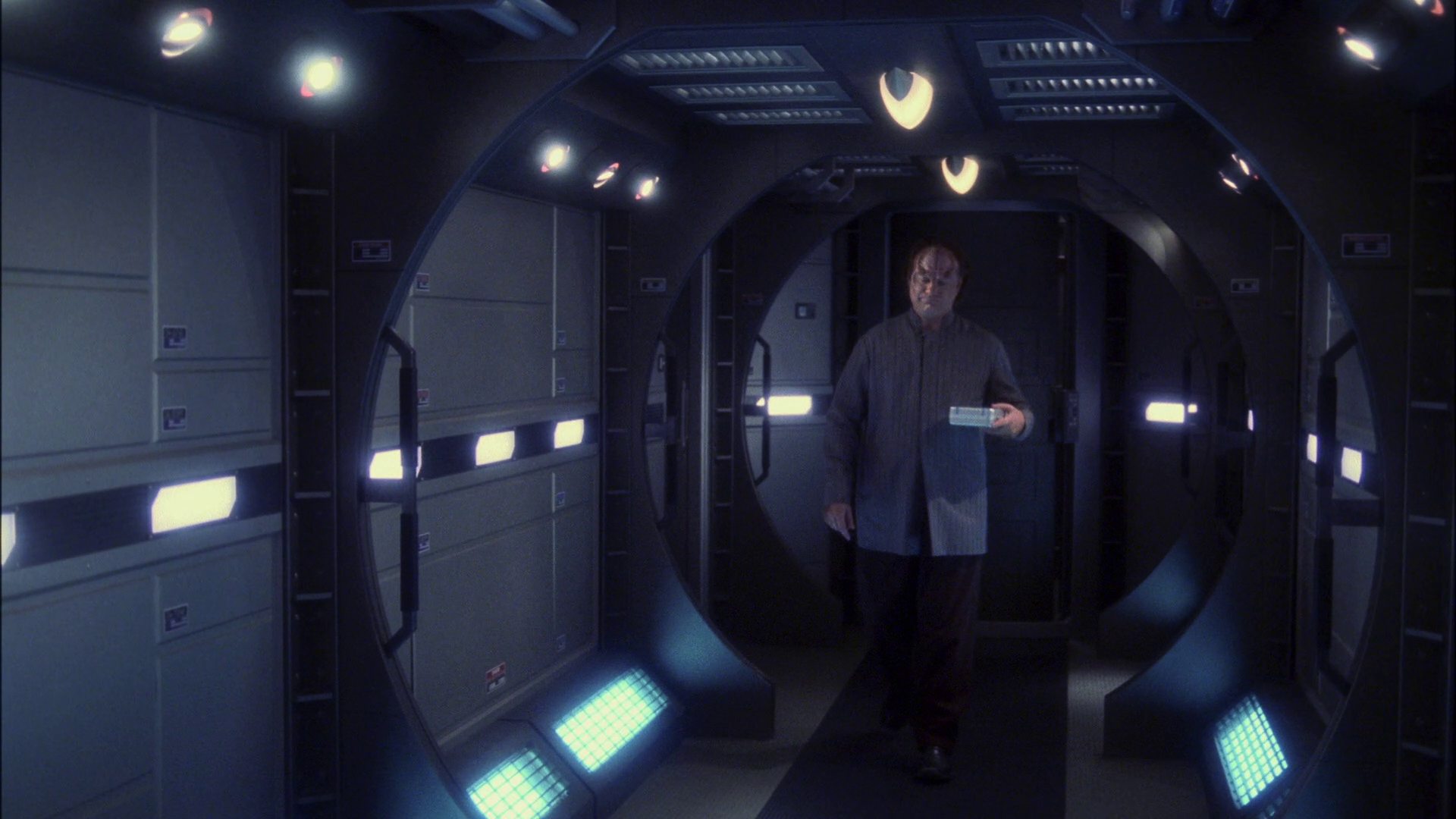 extant_StarTrek_ENT_1x13-DearDoctor_0349.jpg