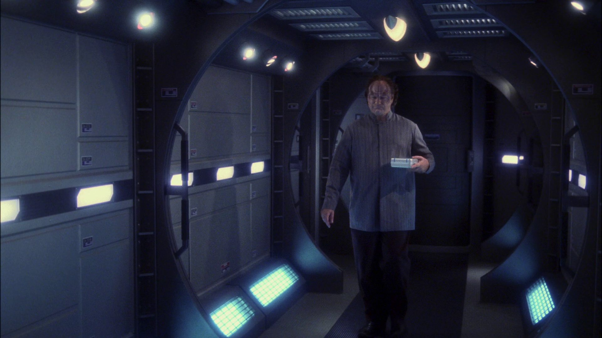 extant_StarTrek_ENT_1x13-DearDoctor_0350.jpg