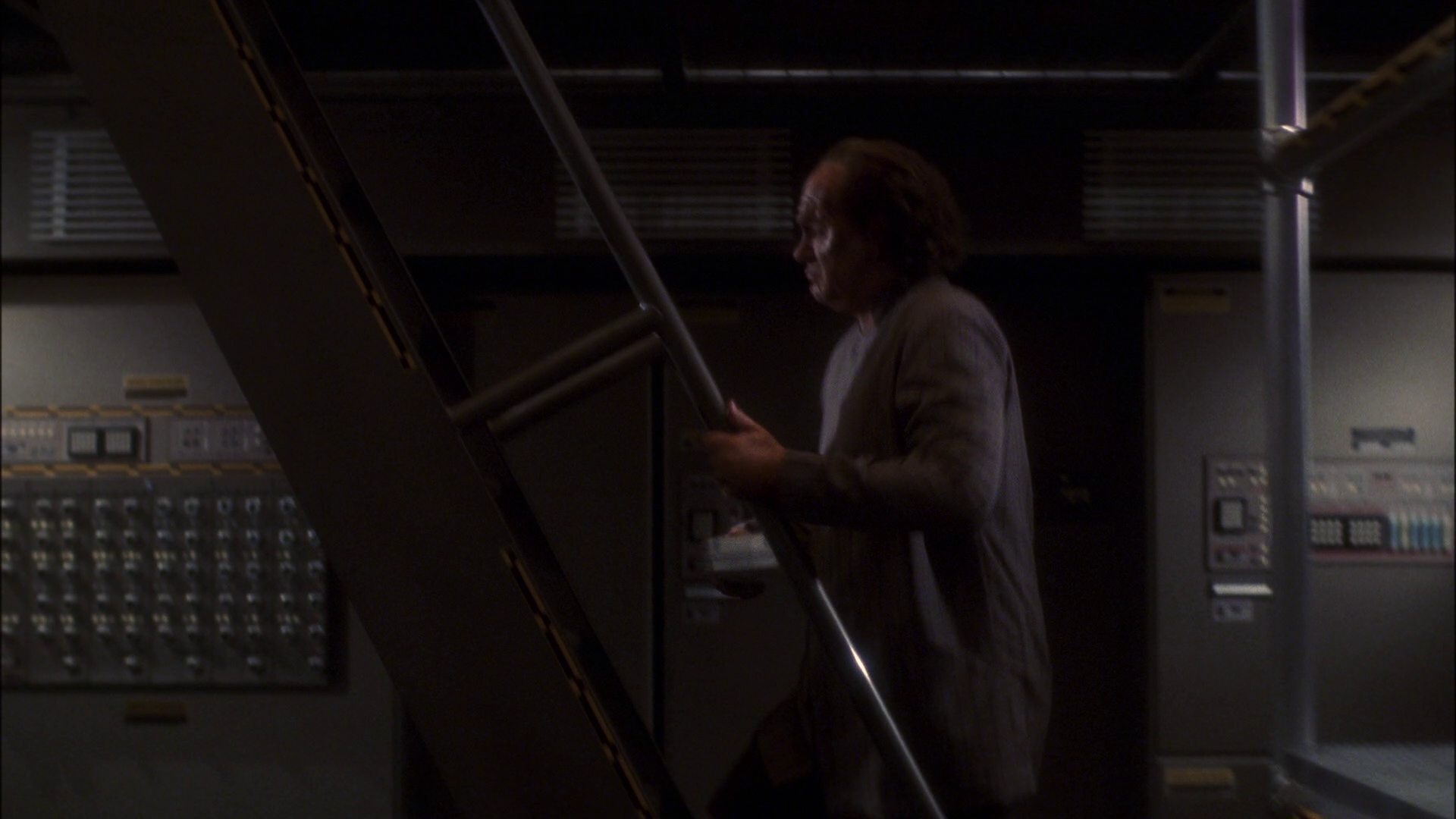 extant_StarTrek_ENT_1x13-DearDoctor_0384.jpg