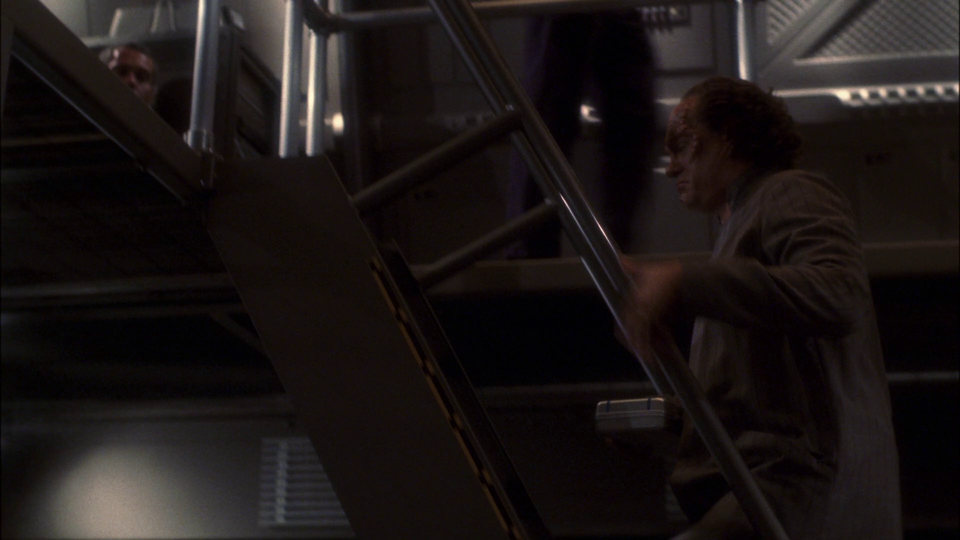 extant_StarTrek_ENT_1x13-DearDoctor_0386.jpg